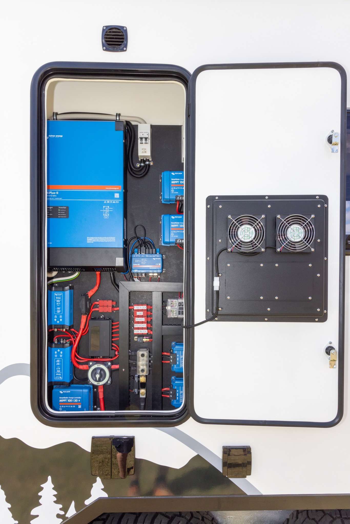 ✅Venting Air without Dust Ingress!💪
When you’re running serious electrical systems off-grid, heat is the silent killer of efficiency. That’s why airflow is everything.
In this clip, we walk through how we’ve designed our electrical cabinet hatches to vent hot air out, without letting dust in.
It’s a small detail with a big impact. Cooler components = better performance, longer life, and more reliable off-grid power.
#OffroadGritRV #CaravanInnovation #OffGridPower #CaravanDesign #AussieMade #CaravanLife #VanLifeAustralia #4x4Life #AdventureReady #CaravanElectrical #AirflowEngineering #OffRoadCaravan