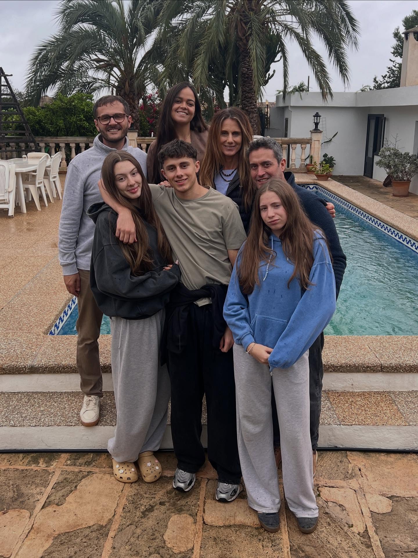 Family escape to Majorca, visiting friends, some may remember Lainey and Adriana who helped me a for a few years on site, so lovely to finally catch up and explore the beautiful island! ☀️😁 #majorca #halfterm #berylscampsite