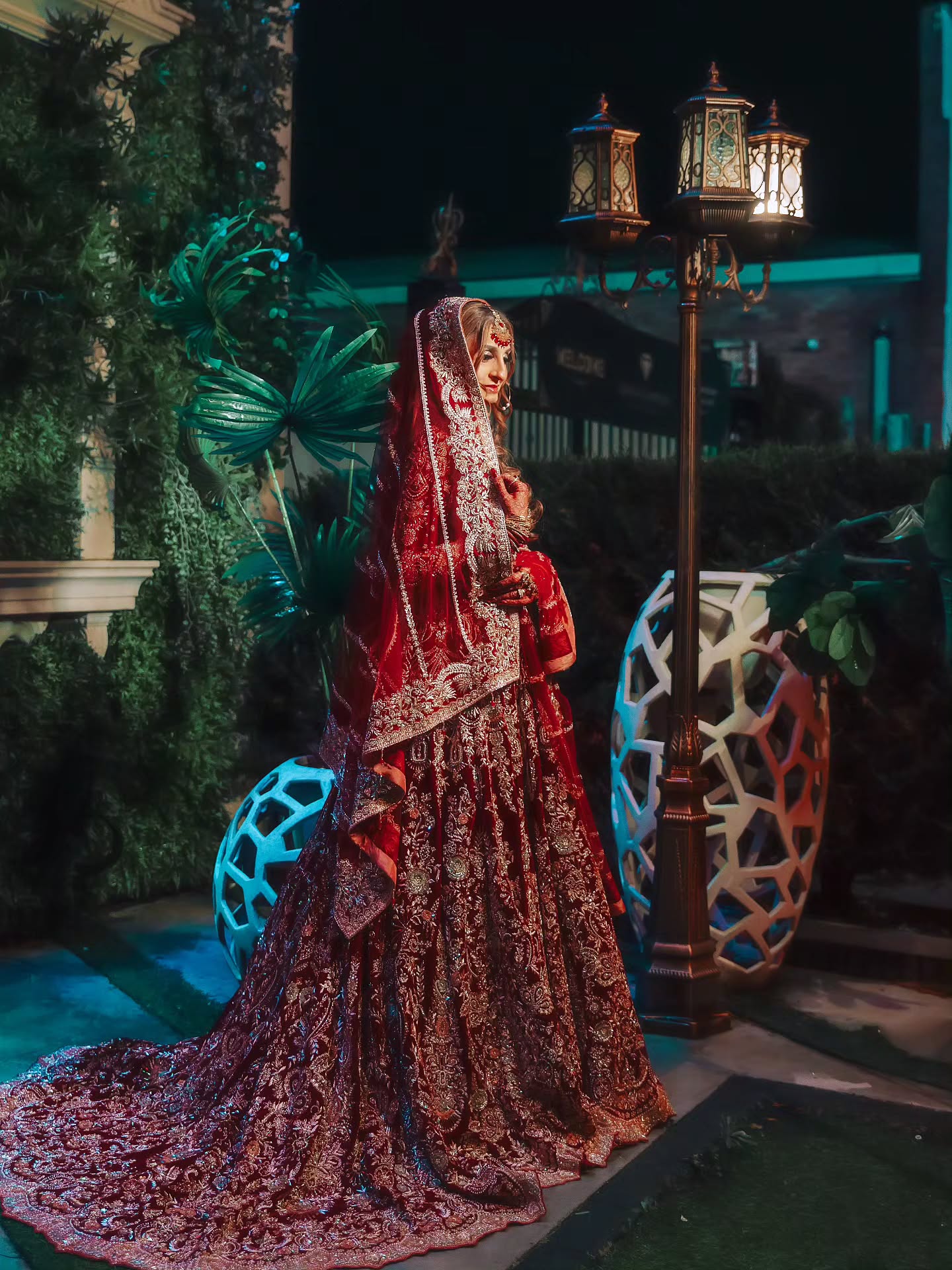 "Signature bridal photography"
Congratulations to sharukh and sobia.
May Allah swt bless you with all the happiness and health Aameen.
Photography @creativecapturesuk
Cinematography @creativecapturesuk
Thank you for choosing @creativecapturesuk
#photography #2025 #weddingmakeup #wedding #weddinginspiration #couple #couplegoals
#photography #weddingphotography #bride #groom #pakistanifashion #mehndi #jewelry #cine #cinematography #weddings #nikkah #bridalmakeup
#bridestory #groomsmen