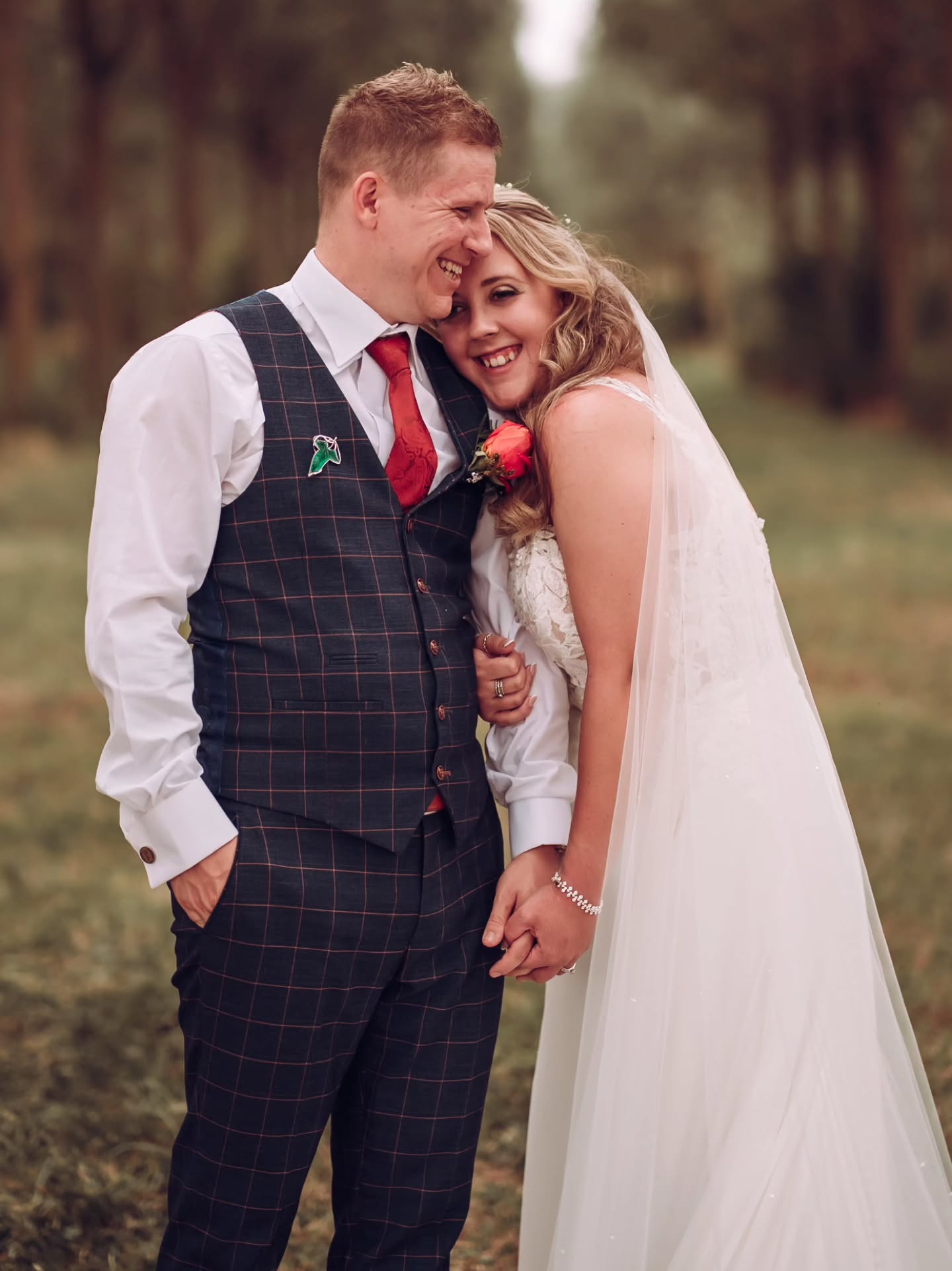 The one where Ashleigh married Charlie ⚡️
--
Editing this gallery and it's a beaut 😍
.
.
.
.
.
Venue// @castleviewstables
Dress // @blushbridalco
MAU & Hair // @elizabeth_clare_hairandmakeup