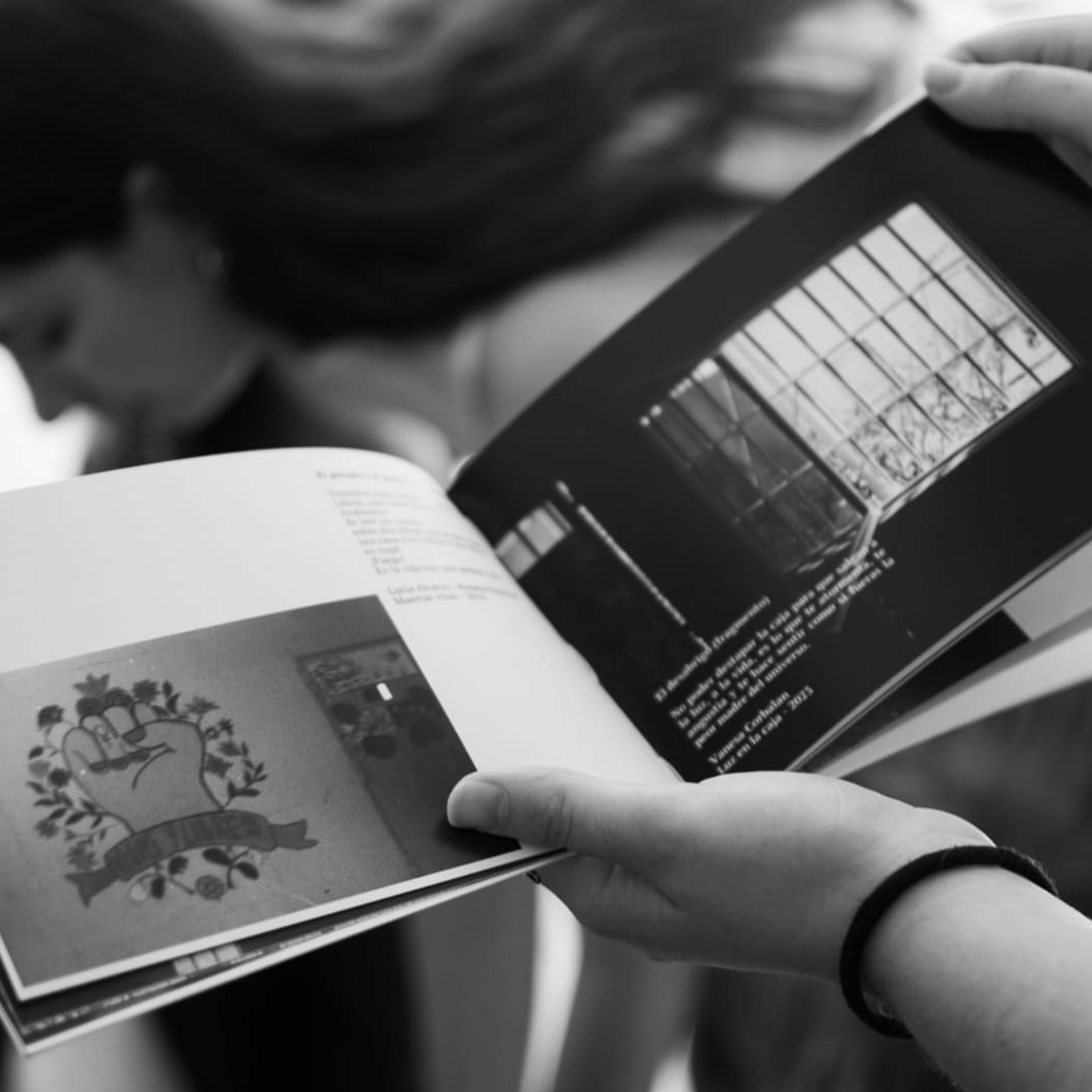 @delitoysociedadunl
@mujerestraslasrejas
@barrettcomunidad
@universidadxcarcel
@peup.unl