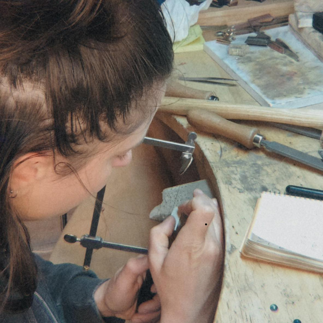 ✨ Pourquoi choisir un bijou fait main ? Chaque pièce est unique et pleine de sens. Optez pour l'artisanat et faites la différence dans votre style. Découvrez-en plus ! Link in Bio