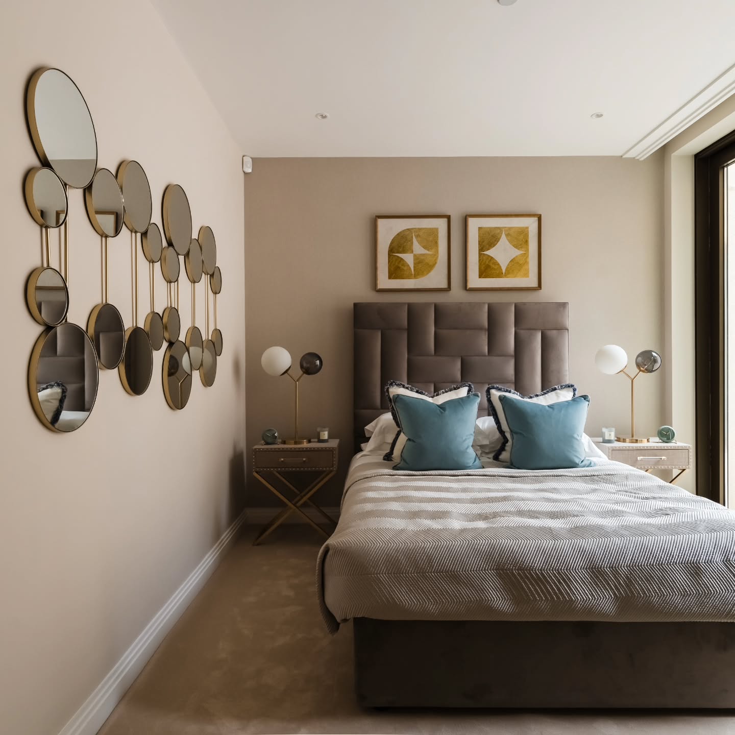 🛏️ A home is defined by its ability to provide comfort and restoration. We are proud to share the finished bedrooms from our recent project in West Kensington.
At @hira_construction, our commitment to craftsmanship and a quality finish extends to creating genuine sanctuaries of calm and rest. We believe that meticulous attention to detail is what transforms a room into a retreat.
This is more than just construction; it is about building the foundation for a peaceful life.
Architect : Blue Sky Cad
SE : VKHP Consulting
Services Engineer: RHB Partnership
ID: Alexandra James Interior
Qs: MDA Consulting
📸 @karmakai_photography