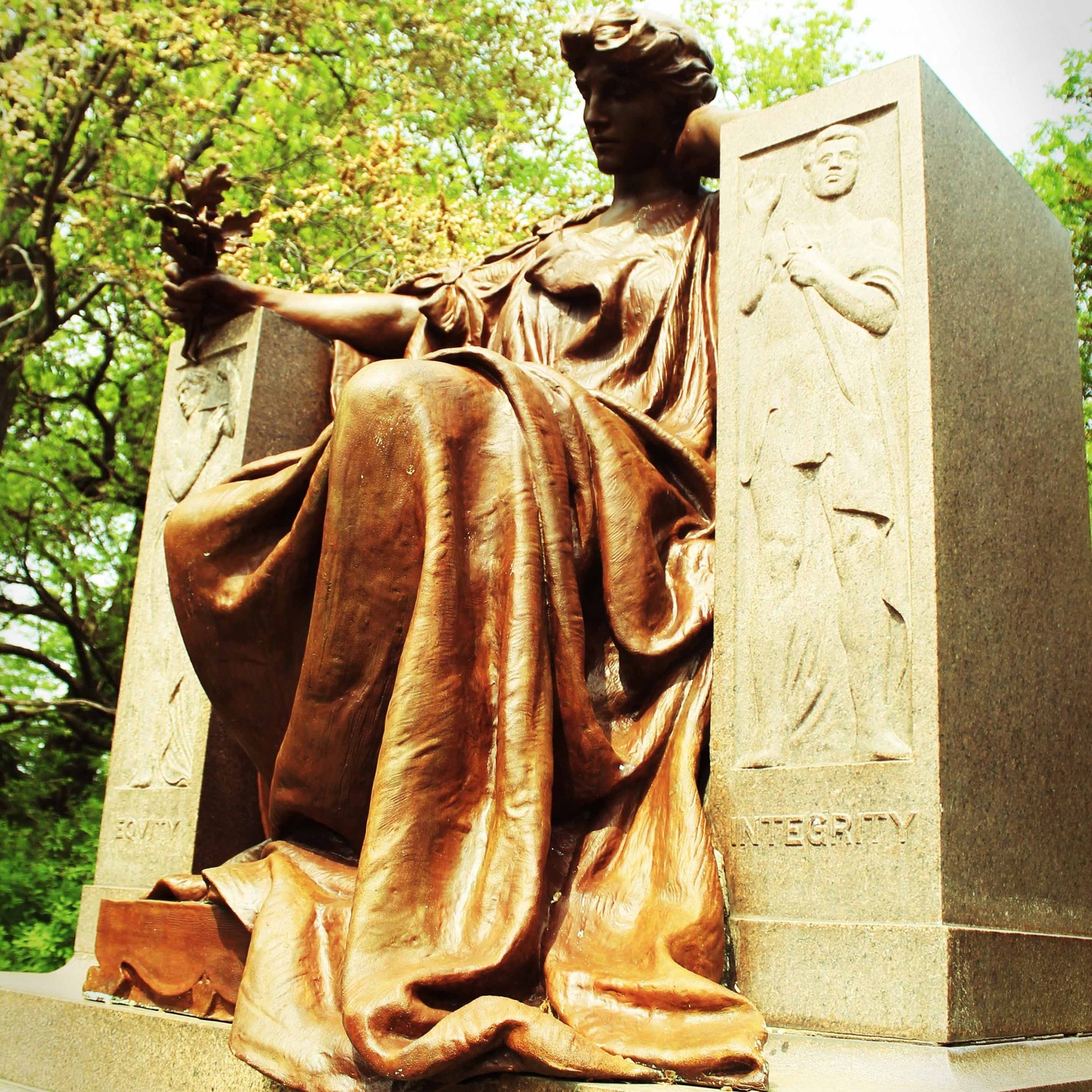 Graceland Cemetery, Chicago, IL
Marshall Field Monument
#cemetery_photography #cemeteryphotos #cemeteryscapes #cemeteryscene #cemeteryscenery #cemeterytravels #illinoiscemeteries #cemeterystatues #uniquememorials #chicagocemeteryphotography #chicagocemeterycrawlers #tombstonetravels #taphophile #gracelandcemetery #cemeterybronze #gracelandcemeteryphotography
