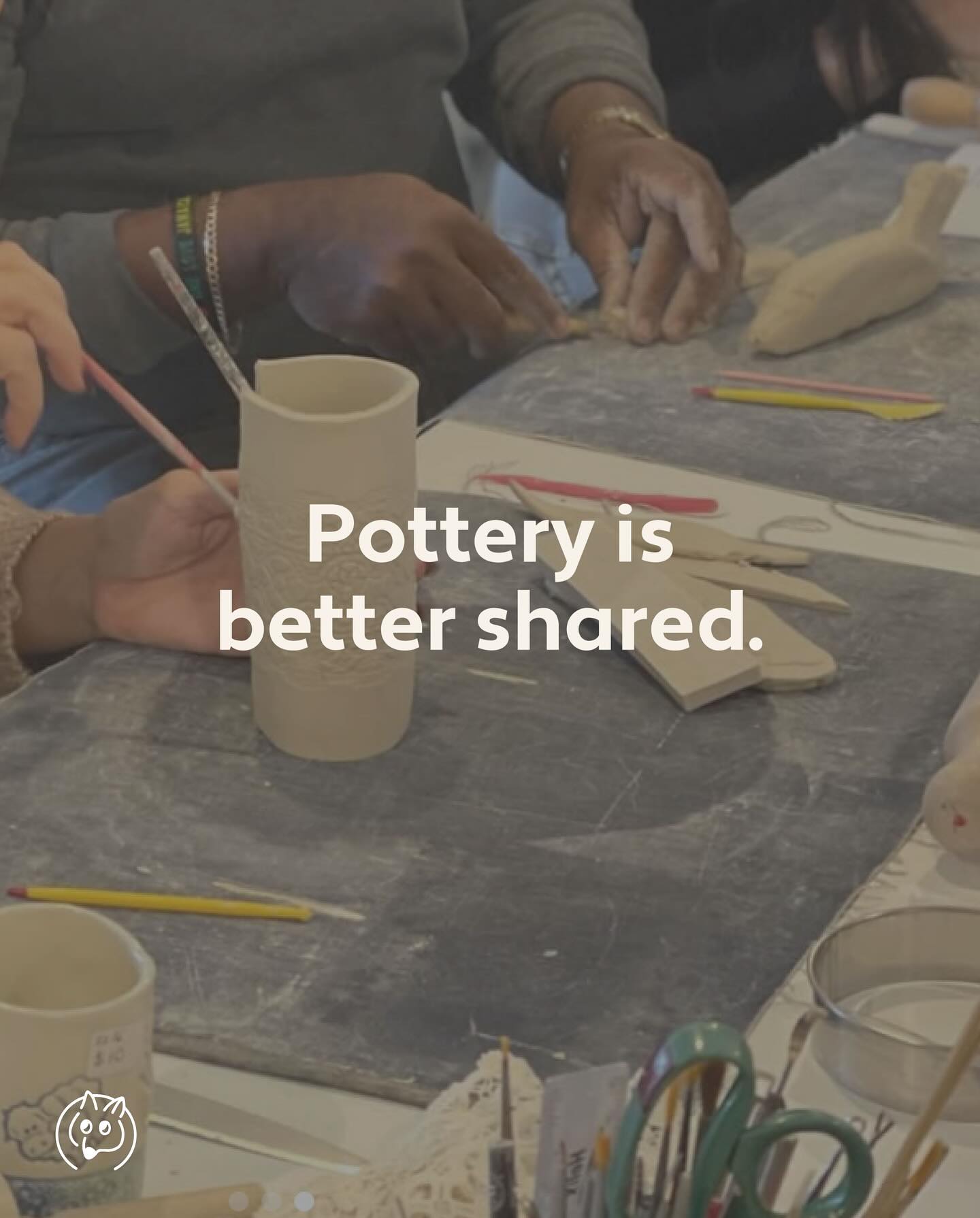 Pottery brings people together 💫 Perfect for team events, birthdays, and creative corporate parties. Build community, get messy, make something beautiful!
⭐️ Book through the link in our Bio ⭐️