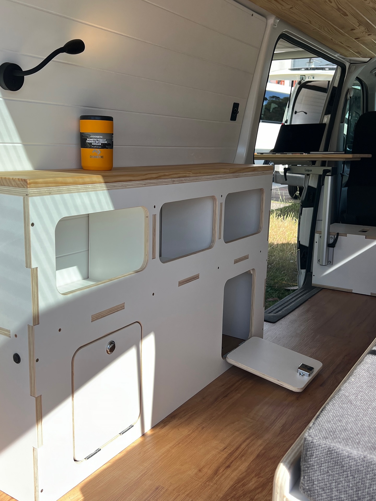 VW Transporter ✅
@fiamma__official
Interior
Surfbox kit
@dometic fridge
Double standing desk @lagunroadlife
#KataTransporter #vwTransporter #campervanvw