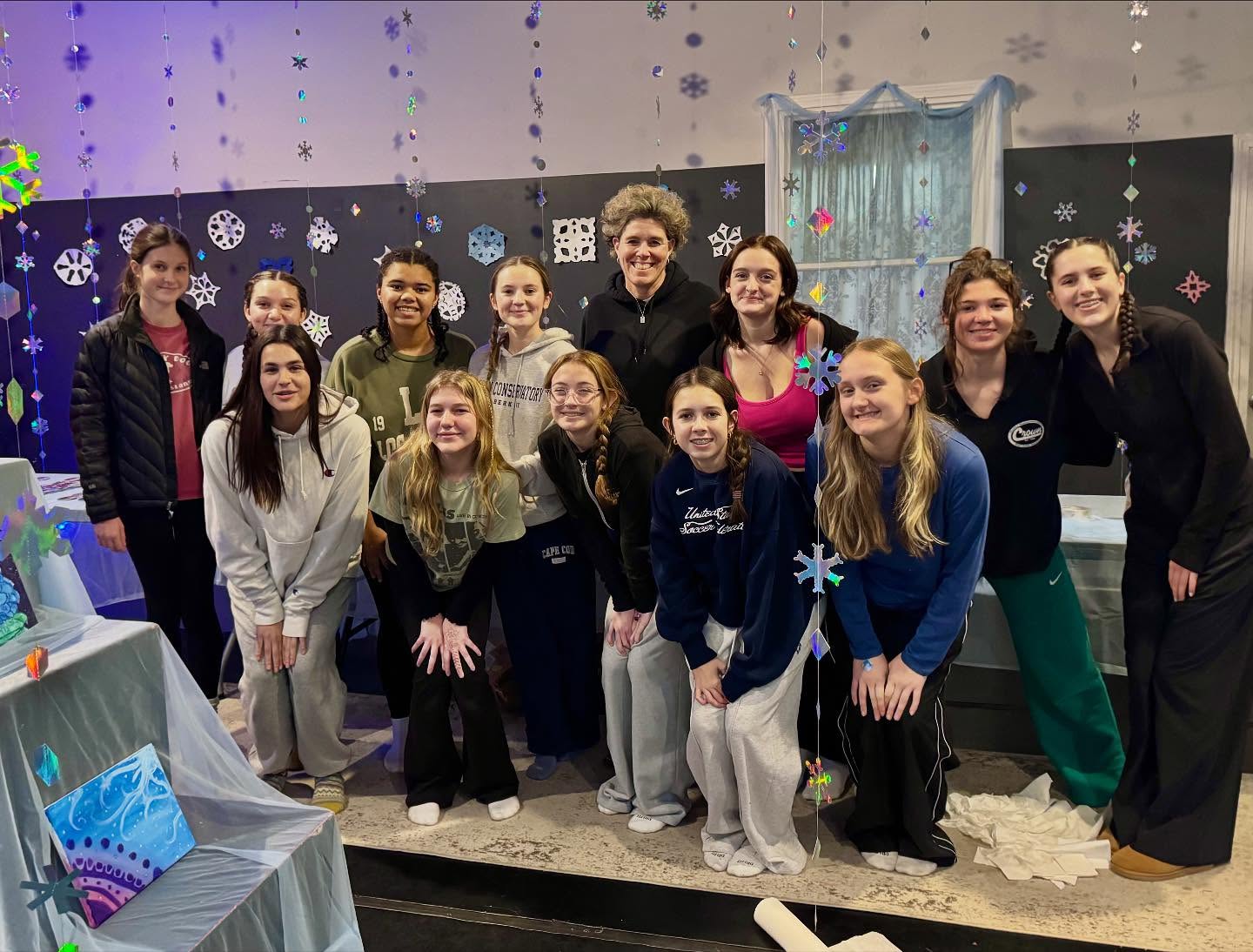 Setting up for our Frozen inspired Art show.. Opening this weekend!! ❄️❄️ Come see artwork made by our students and enjoy some homemade treats and Frozen keepsakes ❤️
Frozen JR. performance is this and next weekend! We are soo excited and we are SOLD OUT!! #letitgo❄️