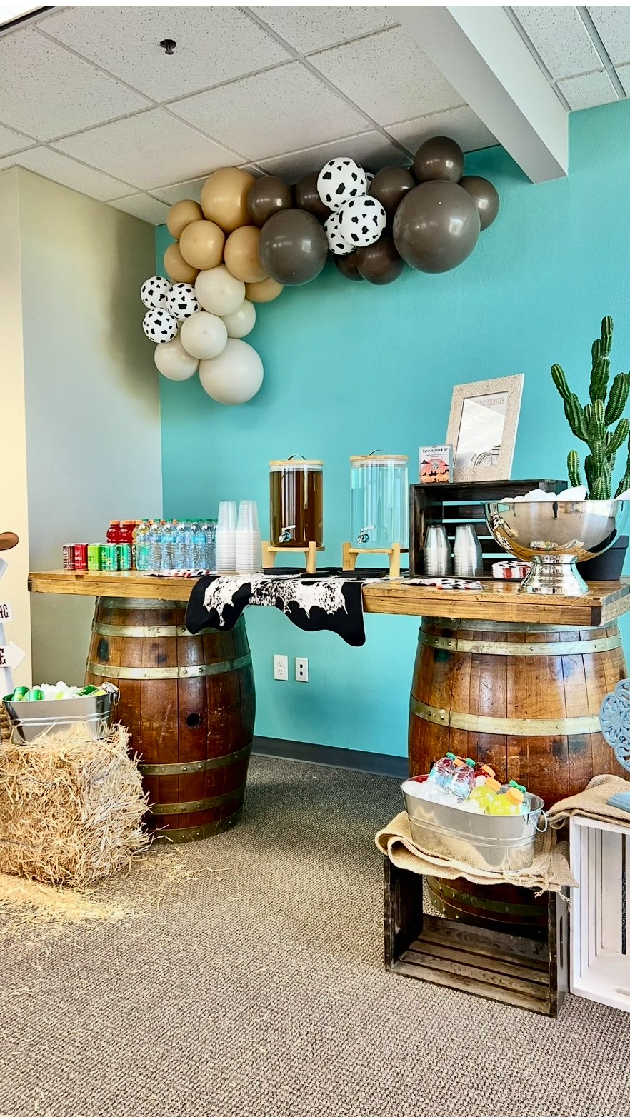 We bring the YEE to your HAW 🤠 so your HR team can rest easy knowing everyone’s having a rootin’-tootin’ good time!
#employeeappreciation #westernparty #yeehaw #rootintootin #otwparty #eventplanner #cowboy