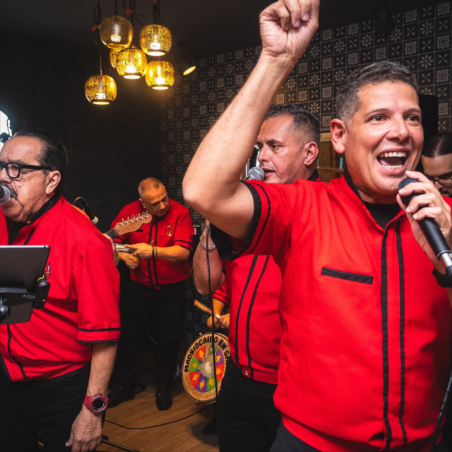 La Navidad vuelve antes de tiempo 🎄
Este 20 de noviembre llega la segunda edición del Encuentro Navideño, y promete ser aún más especial que la primera ❤️
🎶 ¡Con la presentación en vivo de Los Cardenales del Éxito para ponerle ritmo a la celebración! 💃🕺