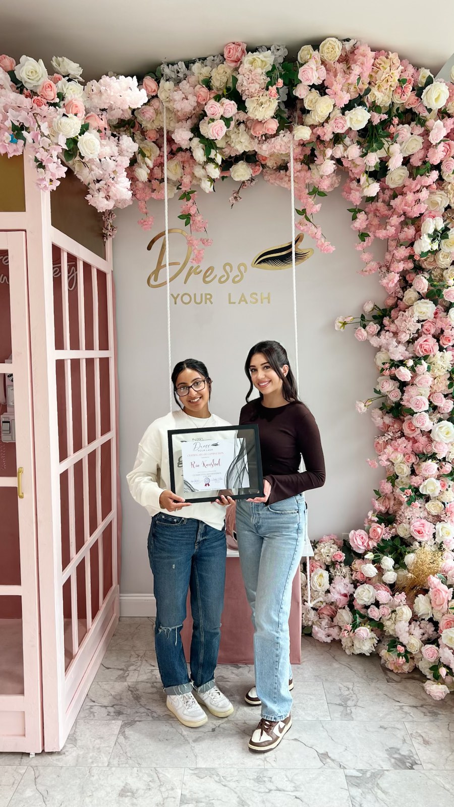 A little peek inside my Classic Lash Course! 💖 My student did amazing 😍 Ready to learn how to lash like a pro? DM me or check my page for class dates 💕 #LashCourse #LashTraining #ClassicLashes
@dressyourlash_
#lashcoursephilly #phillylash #phillylashclass #phillylashcourse #phillylashtraining #lashtips