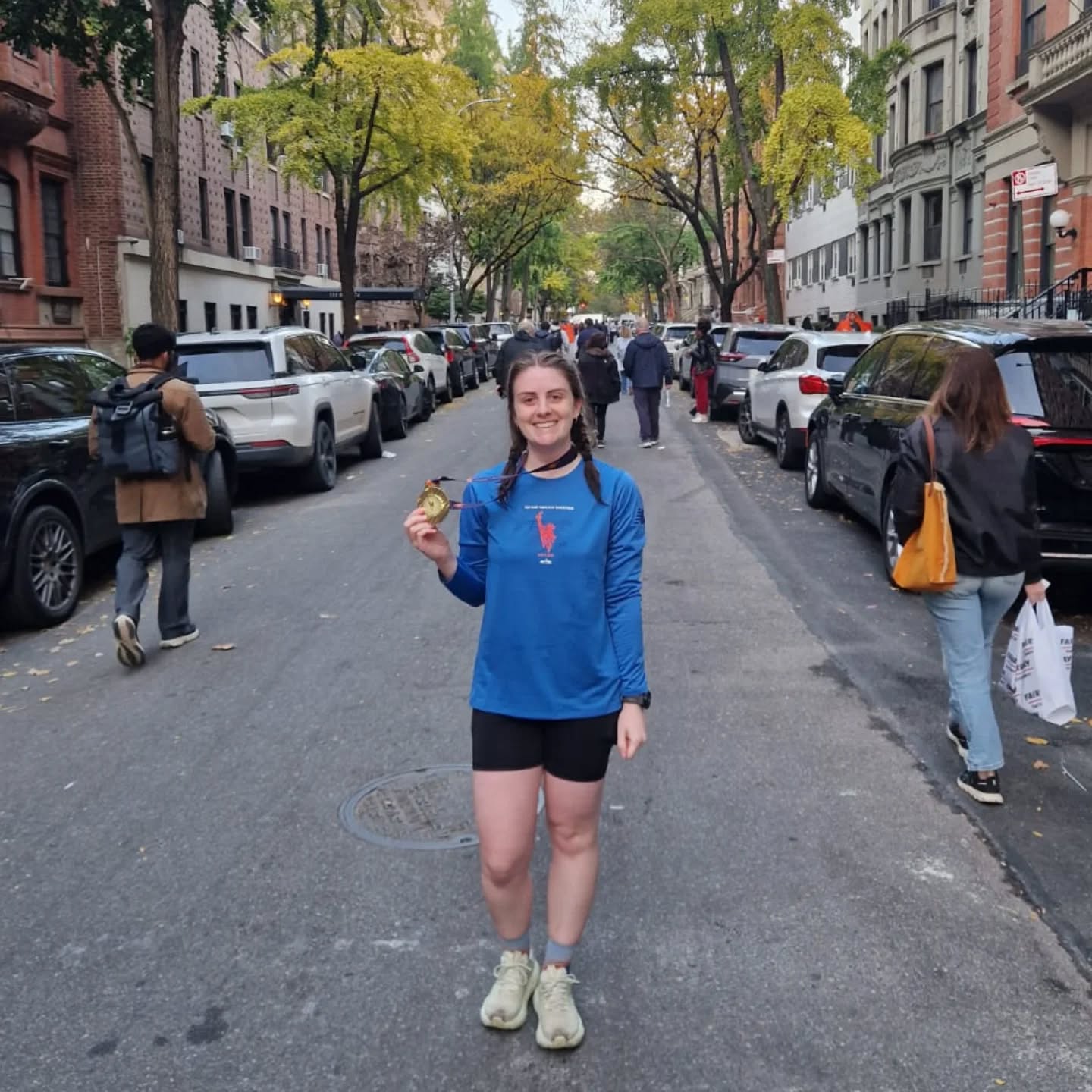 🏅 Medal Monday 🏅
It's our final medal Monday of the season and it comes all the way from across the pond where @charwylie completed the NYC Marathon yesterday 🗽
I have had the privilege of coaching Charlotte a few times and this time has been a real highlight. She had some great runs during the plan, especially her interval sessions and strong, solo long runs with only the cows in Pollok park to keep her company. I'm so proud of Charlotte from the whole training block and the race yesterday.
In Charlotte's words "I have never smiled as much while running as I did in Central park". This is what it's all about.
I can't believe that's Summer to Autumn plans for 2025 wrapped up. I already have some athletes starting on Winter to spring training blocks. This is looking like my busiest season and there will hopefully be some big changes for myself and RPC in 2026, so keep an eye out 👀
Thanks again to all my amazing athletes from this block. You have been wonderful and have continued to make RPC what it is today ❤️
#runproudcoaching #RPC #runningcoach #running #medalmonday