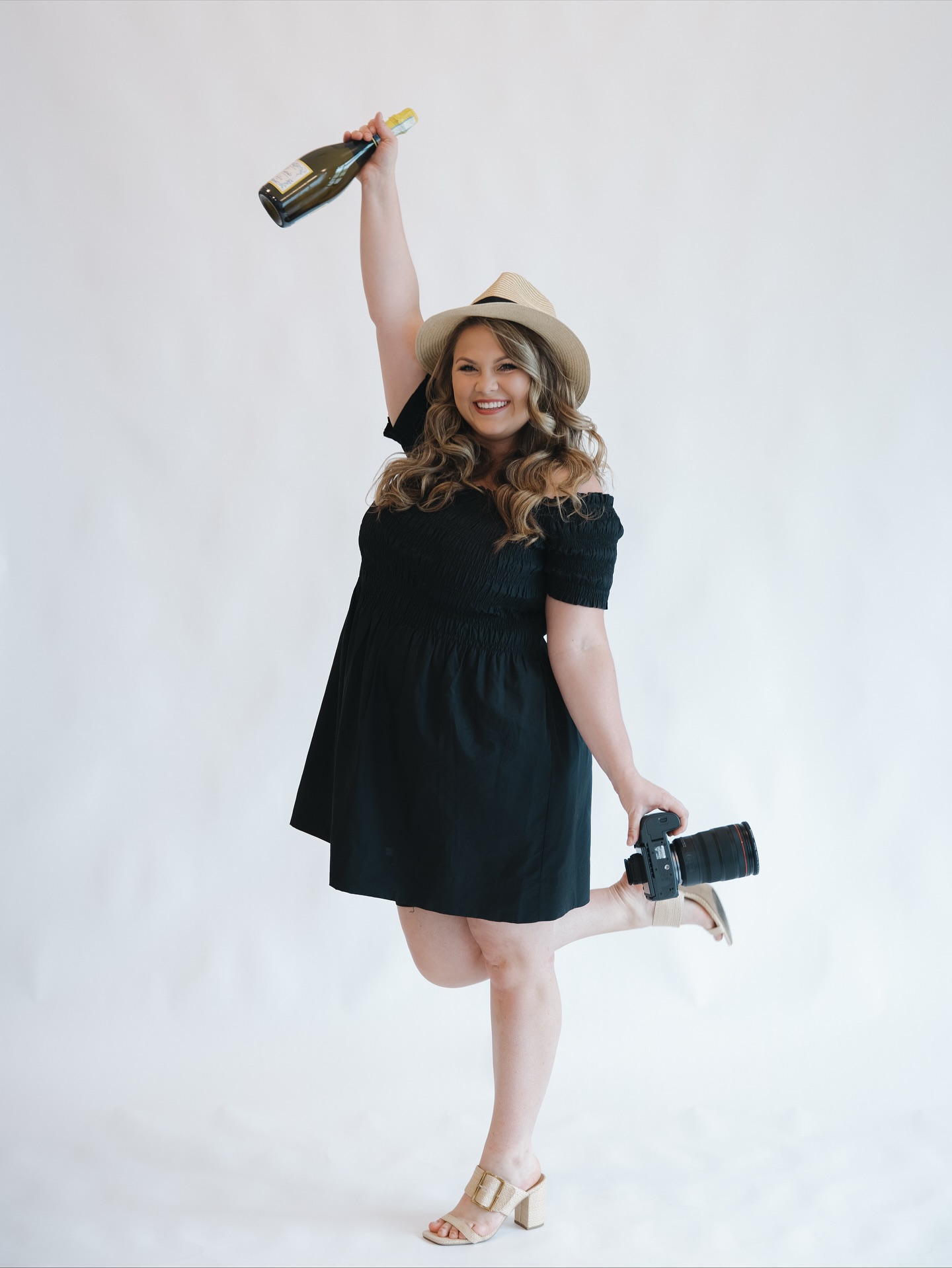I am beyond honored (and honestly still pinching myself) to share that I’ve been nominated as Best Videographer in the Best of Huntsville 2025 Awards!
#BestOfHuntsville #ChelseyKFilms #BestVideographer #HuntsvilleWeddings #StorytellingThroughFilm