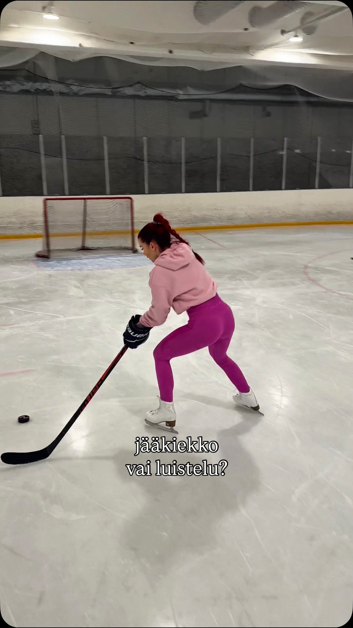 Kumpi team sä oot? 🏒⛸️
jääkiekko vai luistelu? 😍
#jääkiekko #taitoluistelu #jyväskylä #jyp #bauer #bauerpulse #pulse