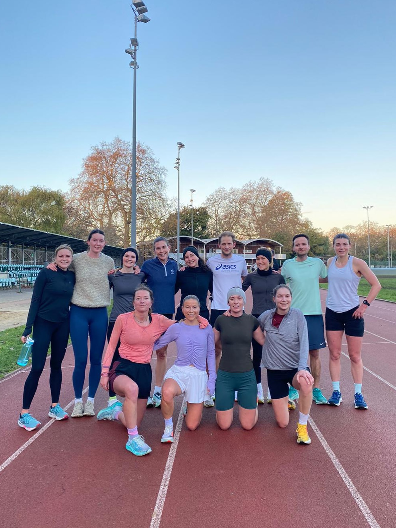BEST TRACK TUESDAY ๐
The morning squad delivered serious work on the track ๐๐ฝ led by one of our run leaders @hatts__edwards
Session:
๐ฅ 5 mins (2โ recovery)
๐ฅ 6 ร 1 min @ (45โ recovery)
โฑ๏ธ Extra 1-min reset
๐ฅ 6 ร 1 min (45โ recovery)
๐ฅ 5 mins (2โ recovery)
Elite energy, elite focus, and everyone pushing each other all the way ๐ซถ๐ฝ
Canโt wait to see the evening squad hit it later with Run Leader @_ozzie89
โฐ 7:00 AM | 6:30 PM
๐ฝ Powered by @adidasrunning
โฝ Fuelled by @scienceinsport
โข
โข
โข
#bestathletics #tracktuesday #intervaltraining #speedwork #mileage runclub adidasrunning bestvibes teamwork runcoach pbchasing