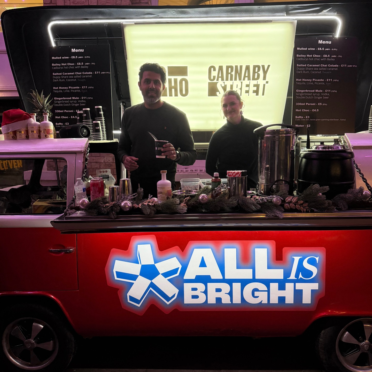 Thanks to everyone who came down! 🎄
Lights on, mulled everything in the air, yep, looks like the run into Christmas has finally started... Marked the occasion by supporting the Carnaby Street Christmas Lights big switch-on with 'that' Chai Caramel Colada.
🍹Recipe by @luvfoodluvdrink
🍹Pre-batch Colada mix by us @wearethinkdrinks
🍹Salted Caramel Rum Cream by @theduppyshare
🍹All shaken and served by @beetlejuiceevents from their unmistakable mobile Camper Van bars!
Want to talk Christmas Cocktails? It's not too late...
(Next stop, Covent Garden Christmas Lights - more details to follow!)