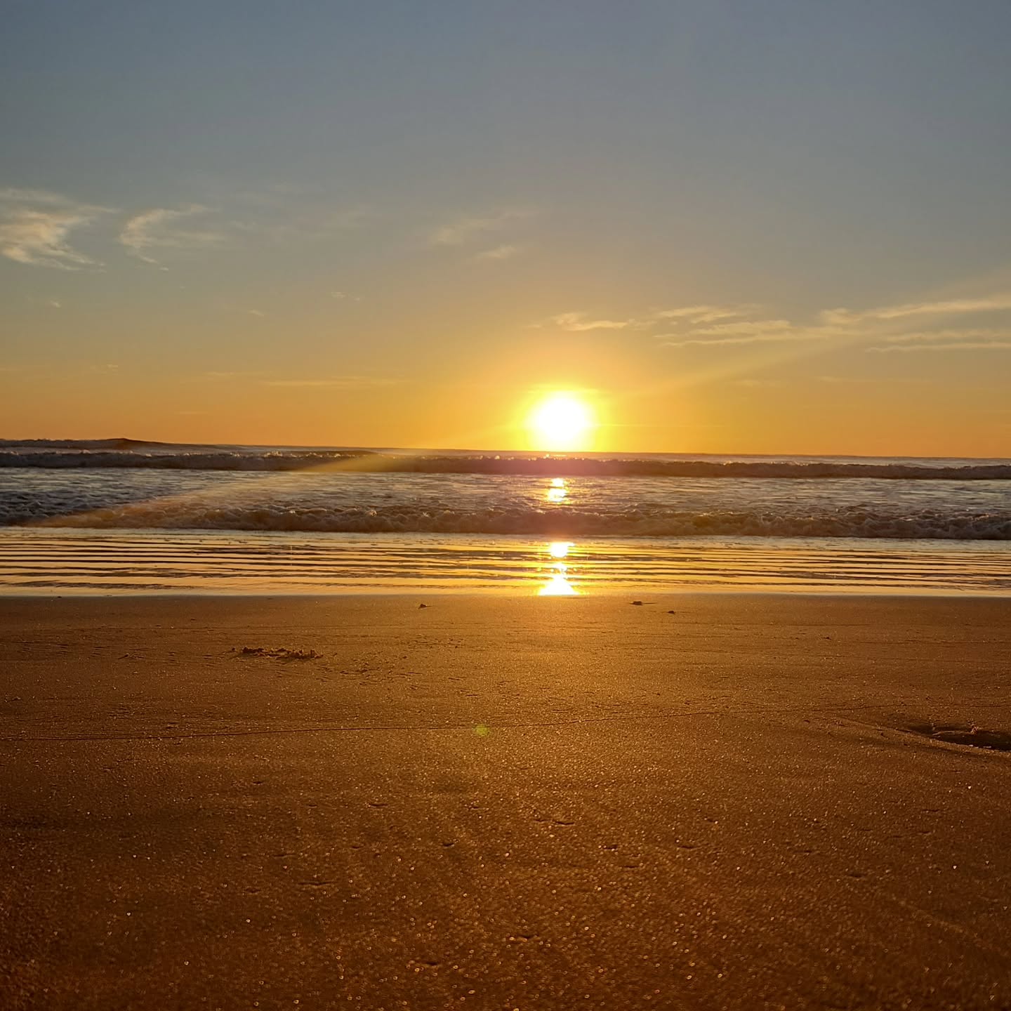 Every morning is a gift. Live today as if it were your last. #sunrisephotography #livinglife