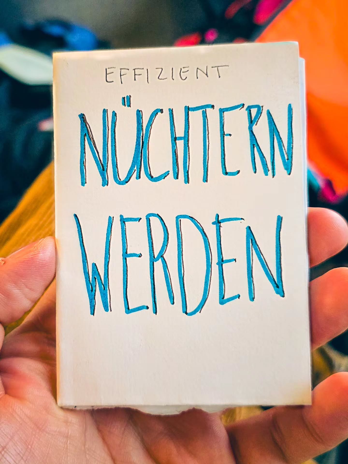 Gestern wurde ich von der Stadt geehrt
Danach wurde ein Schnaps geleert
(REIM)
#zinemaking #Zines
@zineundzweck