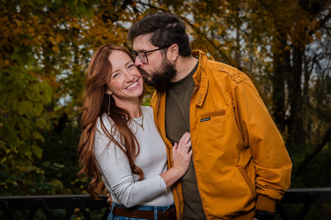 Ain’t no stopping us now this fall except for these damn allergies 😭 Ohio is showing out this season. These colors are popping and I’m eating the yellows up entirely! Book your session before all the leaves…fall.