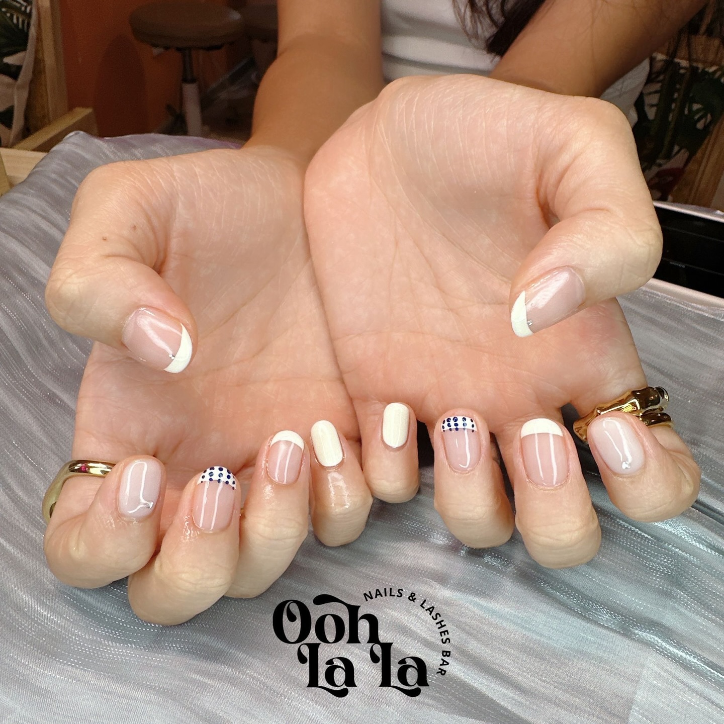 Minimal with a twist 🤍🖤