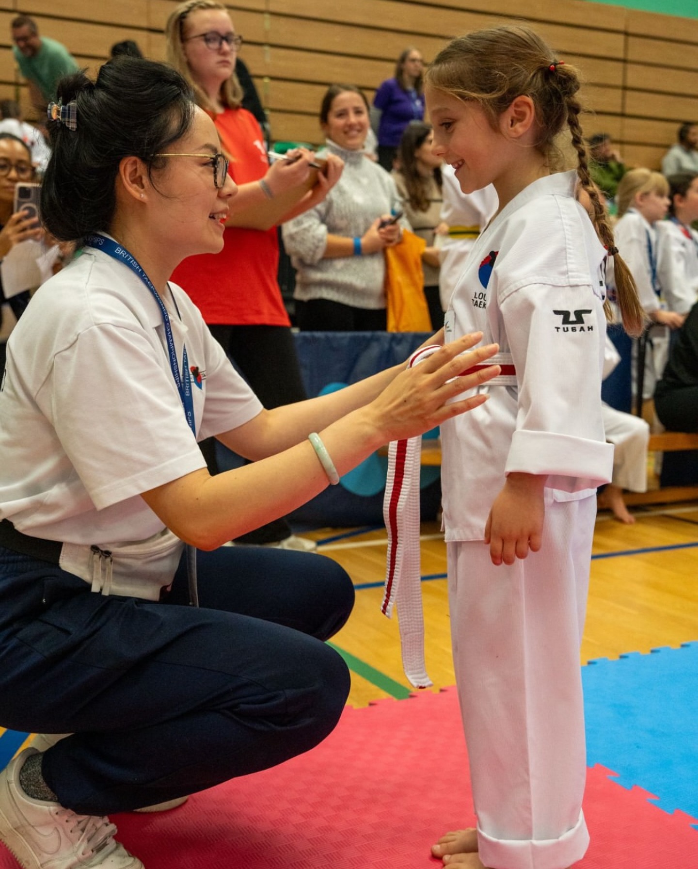 🌟 10 Reasons Taekwondo is Amazing for Kids! 🌟
1️⃣ Builds discipline & self-control
2️⃣ Boosts confidence & self-esteem
3️⃣ Improves focus & concentration
4️⃣ Encourages respect & courtesy
5️⃣ Teaches real self-defense & awareness
6️⃣ Develops strength, balance & coordination
7️⃣ Promotes perseverance & goal-setting
8️⃣ Builds social skills & teamwork
9️⃣ Helps manage emotions in a healthy way
🔟 Instills lifelong values that shape strong character 💪
Give your child the tools to succeed — in class, in life, and beyond! 🥋✨