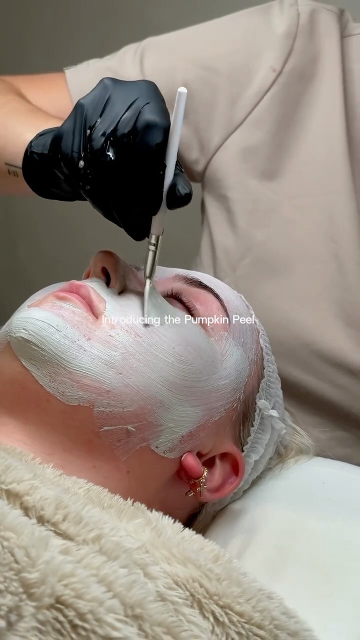 The Pumpkin Peel…🎃
Redness, clogged pores, oily skin? This facial is your fix.
Our Pumpkin Probiotic Resurfacing Treatment is specially designed for oily & acne-prone skin, helping to:
🙌🏼Reduce redness
👀Refine pores
🌟Support a healthy, glowing complexion
DM us ‘PUMPKIN’ and we’ll chat about what’s right for your skin and get you booked in! 🍂
#Skincare #Facial #GlowingSkin #HealthySkin #SkincareRoutine #SelfCare #Beauty #Acne #OilySkin #ClearSkin #SkinCareTips #BeautyTreatment #PamperYourself #SkinCareAddict #SpaDay #BeautyCare #SkinGoals #FaceMask #SkinLove #Wellness