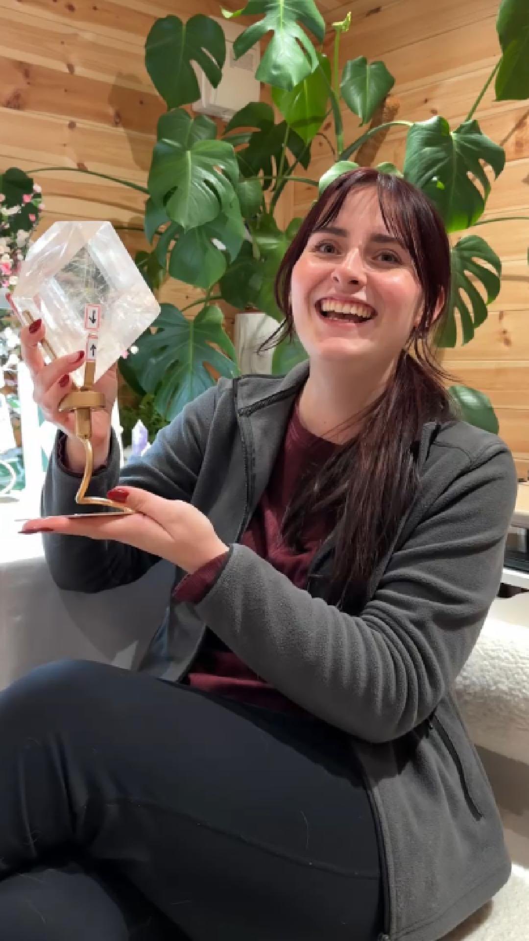🥳 The Countdown Is ON! Emily’s Crystal Favourites & Show Tickets!
Less than two weeks until The LONDON Gem & Mineral Show! Don’t miss your chance to see some incredible crystals, including the favourites picked by our Chief Ambassador and Geologist, Emily Coulter (@crystalcasestudies), in her final video of the series!
Emily visited Katie from The Emerald Empress and picked her top three specimens:
✨ Optical Calcite from Brazil (Iceland Spar): The absolute standout! Emily explains how its unique atomic structure makes light split in two, creating a mesmerising “double image” effect—a truly unbelievable optical phenomenon.
🌈 Iridescent Pyrite (Fool’s Gold): This gorgeous specimen features an incredible rainbow tarnish. Emily reveals the science behind the iridescence: a microscopic-level chemical alteration on the surface that diffuses light, returning beautiful rainbow colours back to your eye!
🍑 Himalayan Peachy Quartz: Just look at that sparkle! This stunning piece gets its lovely pink/peach hue from natural Haematite inclusions within the quartz.
You can see these crystals, meet Katie from The Emerald Empress, and discover thousands more spectacular gems, minerals, and fossils from the UK’s best exhibitors!
🗓️ Show Details
Dates: Saturday 22nd & Sunday 23rd November 2025
Location: Farnborough International Exhibition Centre, Farnborough GU14 6TQ
Exhibitor: Find Katie (The Emerald Empress) with these specimens and more!
Secure your entry now!
➡️ Buy your tickets today! Link in bio! ⬅️
#londongemshow #gemandmineralshow #crystalfaves #emilythegeologist #opticalcalcite #pyrite #himalayanquartz #crystals #geology #farnborough #linkinbio