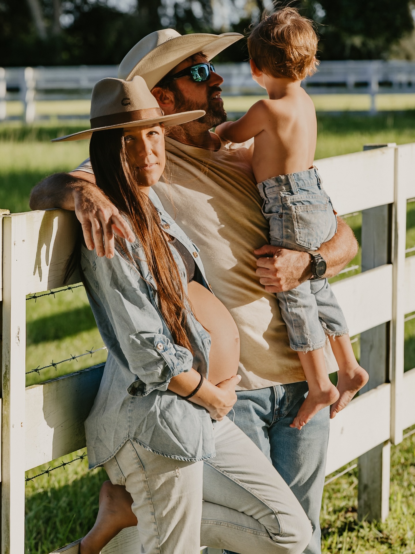Posting bump pics from the delivery room like a true procrastinating mama 😂
Next post: baby girl in our arms!
+
+
+
+
+
+
+
+
#maternityphotoshoot #maternityphotography #pregnancyjourney #babygirl #babybump #toddlermomlife #boymom #girlmom #familyphotos #maternityinspo #maternityphoto #preggolife #maternityshootideas #maternitypictures