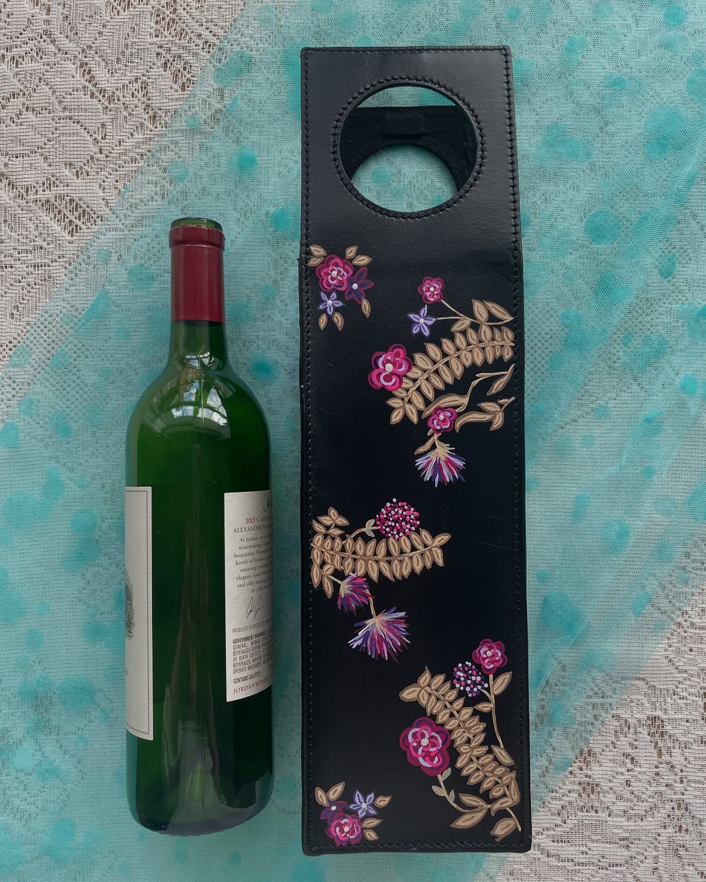 GRAND BAZAAR NEW YORK CITY 100 W 77th Street at Columbus. Visit SIXTEEN SISTERS today from 10-5 @grandbazaarnyc. I’ll be inside with all my Hand Painted vintage, vegan & leather items. Unique gift ideas❤️ #grandbazaarnyc #artonleather #handpaintedhandbags #customleatherjackets