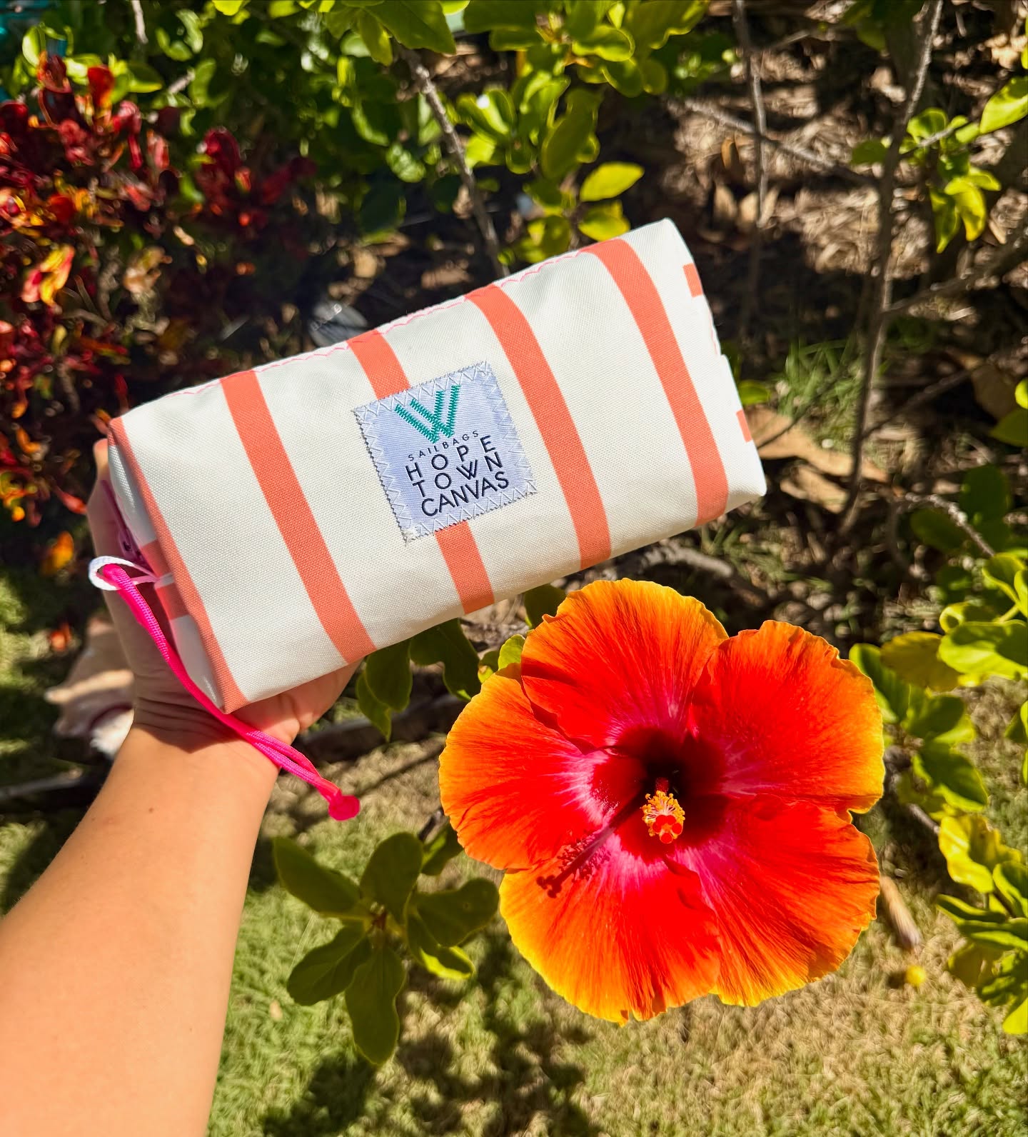 Bags and blooms 🌺
Shop in store or online at wsailbags.com