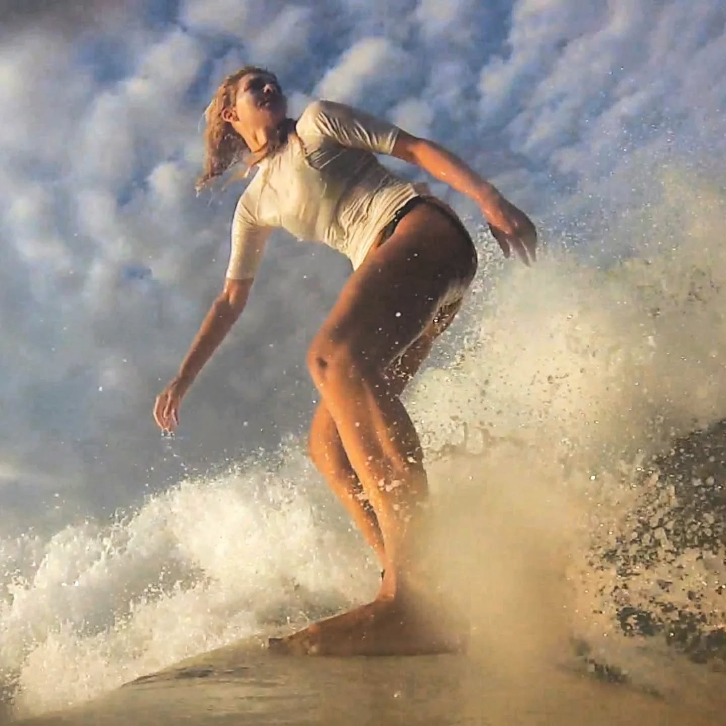 I miss my time in the water everyday 💙
Which salt water would i feel next?..
#neverstopexploring #onedreamatatime #travelingisdabest #surfinggirl #beachlife