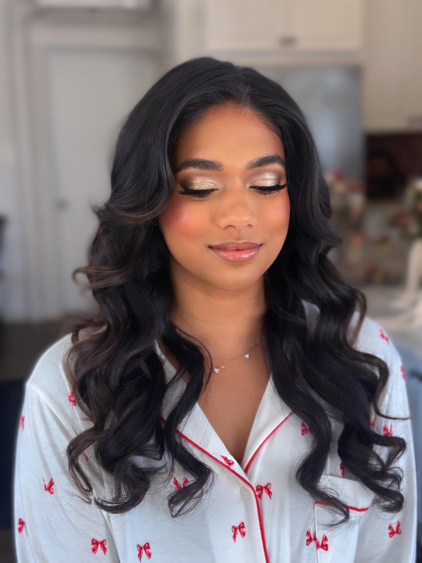 Happy wedding day Kimberly 🤍
Hair and makeup by me for @brushedbeautyllc_
•••
#SoftGlam #SoftGlamBride #SoftWaves #BridalWaves #HollywoodWaves #GlamWaves #RomanticWaves #TimelessGlam #ModernBride #EffortlessGlam #SoftRomanticGlam #DMVBride #DMVWedding #DMVMakeupArtist #DMVBridalHair #MarylandBride #BaltimoreBride #AnnapolisBride #VirginiaBride #DCBride