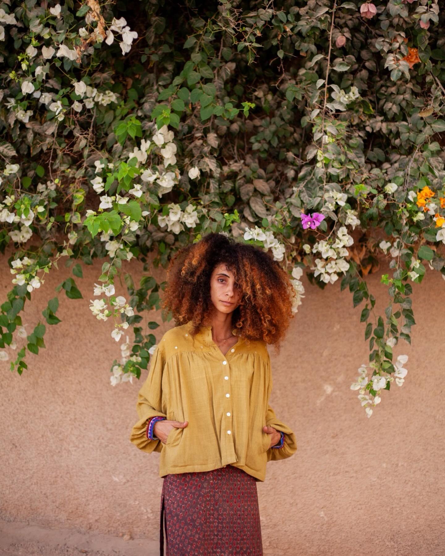 The Handwoven Golden Hummingbird Blouse 💛 Available in store & online now!
Crafted from organic Kala cotton, decorated with hand embroidered mirrors & finished with the cutest vintage cuffs.
Pics made with beautiful @zohra.blends