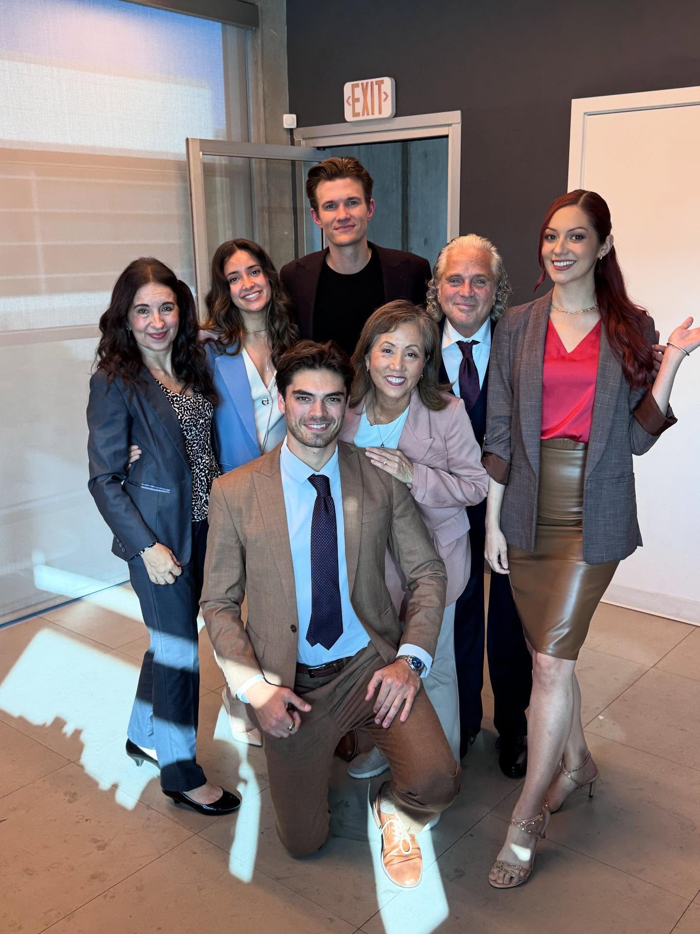 My first — and hopefully not my last — Vertical film is wrapped! @fumero.films ran an impressive, top-notch production with award-winning director @mattmacedo at the helm. I was surrounded by incredibly talented and beautiful cast @alyonareall @markhvega Sam Schweikart @michaelvaccaro Janine Czajka and my new friend and heavenly sister @christineheneise ❣️
This is already a burgeoning industry that is perhaps keeping Hollywood alive during these difficult times, so I wanted to be in on the action and hop on the Verticals train. It did not disappoint. Production and casting often go back to the same well, so I hope to be in the mix again soon.
Thank you for the booking @agenciabarbarellacasting 🎥🎬