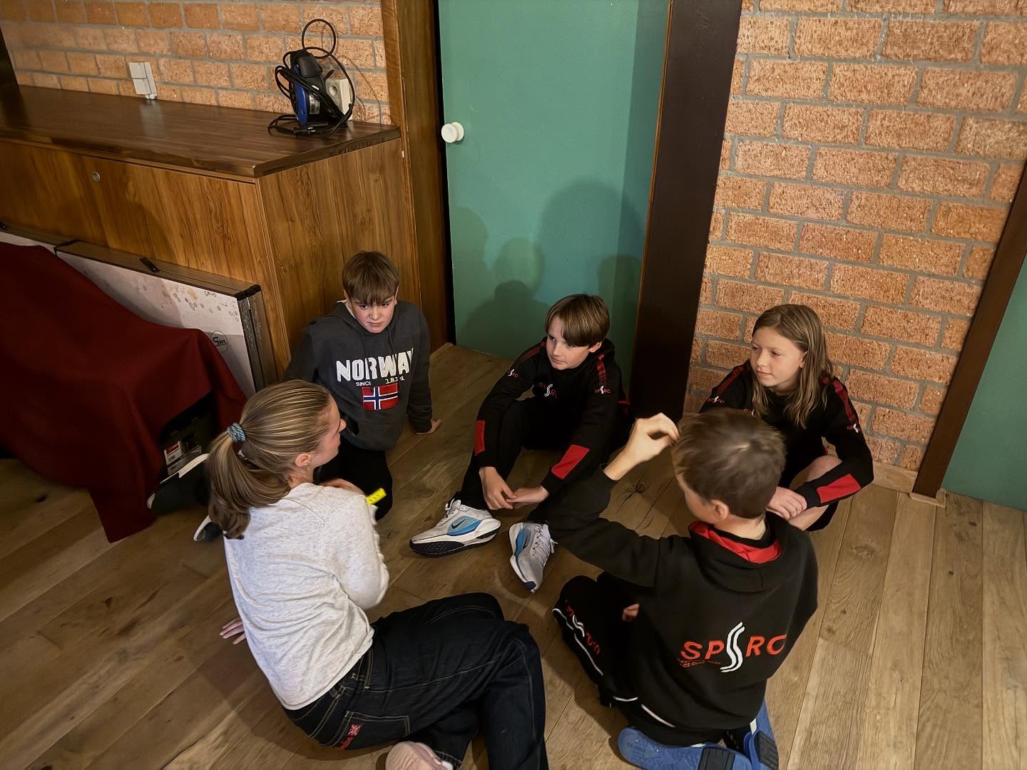 SPSRC PEER CAMP 2025 (5th and final part!)
The last day was full of team dual slaloms which meant team strategy sessions before hitting the slopes for some nail biting head to heads!!!
Was inspiring to see seniors coaching minis and so much team support and camaraderie on slope.
#spsrc
#spsrcracing
#spsrcski
#teamski
#snowvalley
#skiracetraining