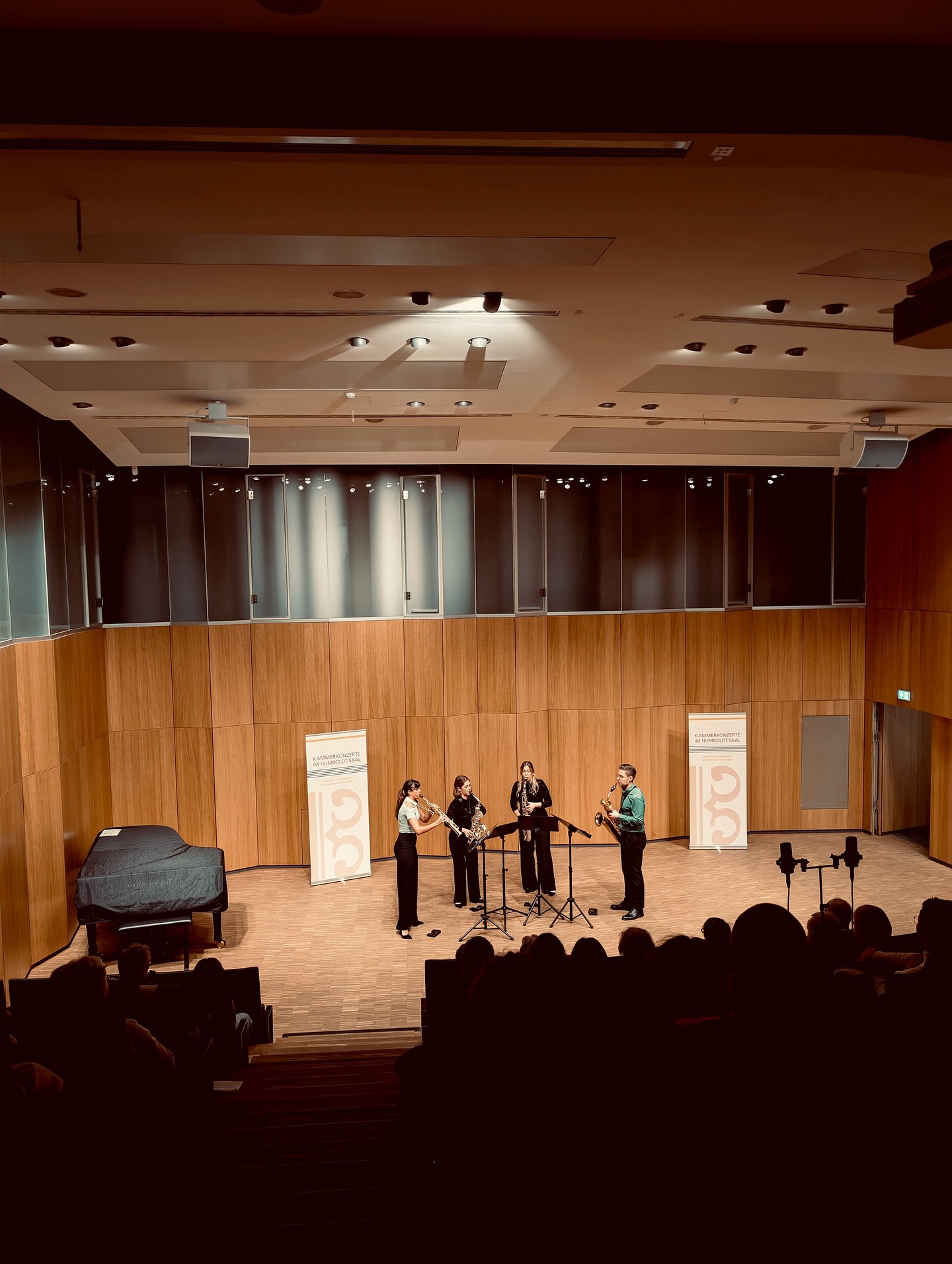 Many thanks to @koelner.klassik.ensemble for the kind invitation. It was a pleasure to return to Köln.
Thank you to all our friends who joined us — your presence truly made the evening special. 🧡