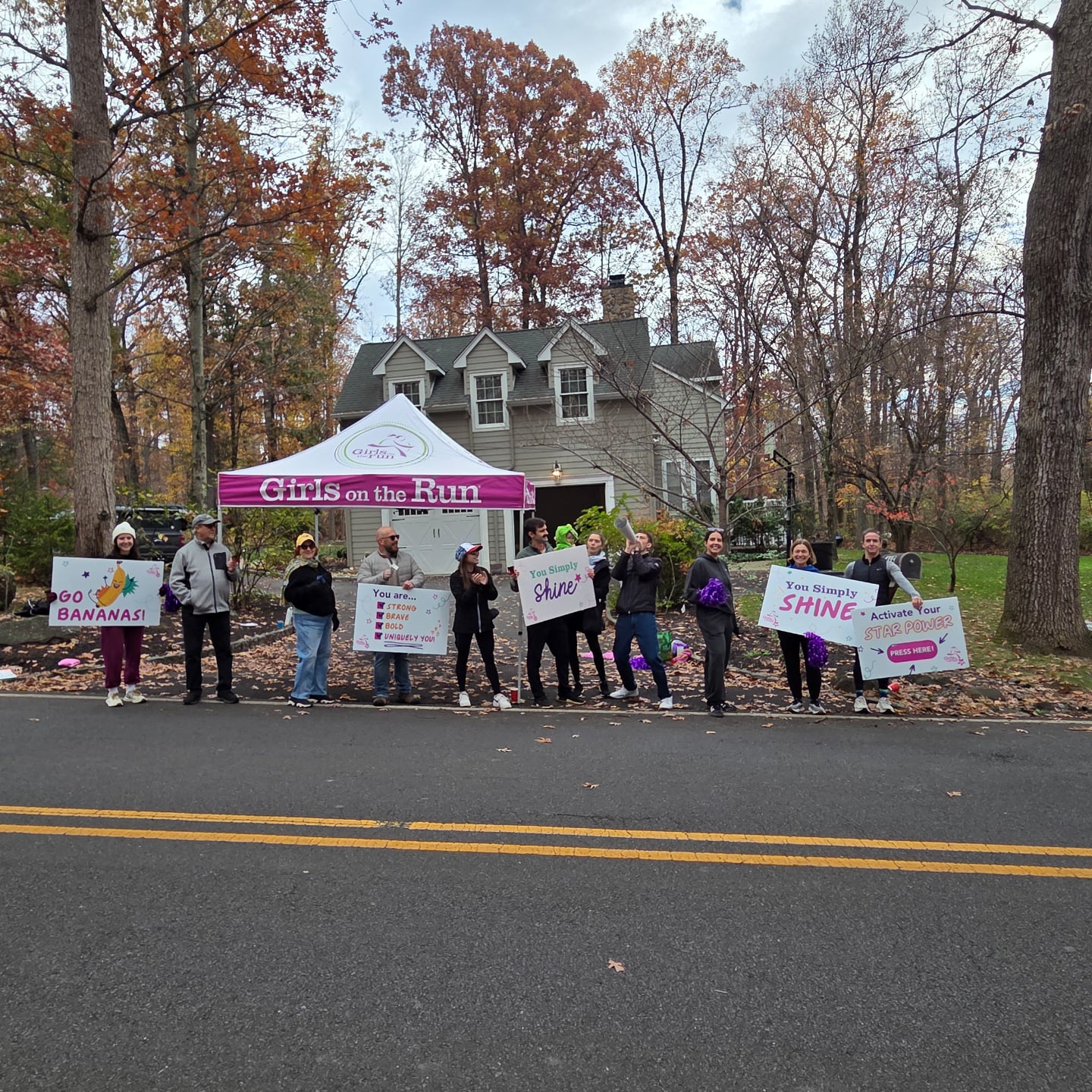 What a crew!
What a morning!
We could not have hopped for a better cheer squad and better weather for the cheering.
It was a fantastic morning cheering on all of our fellow runners at the @princetonhalf this morning.
Huge congrats to all the runners, especially the TEAM P3 athletes, the @gotr_nj coaches and GOTR Solemates out there.
.... and that one woman who exuberantly let us all know how much she loved GOTR in 4th grade!
See you all next year.... you know where to find us!
#TEAMP3
#P3Fitness