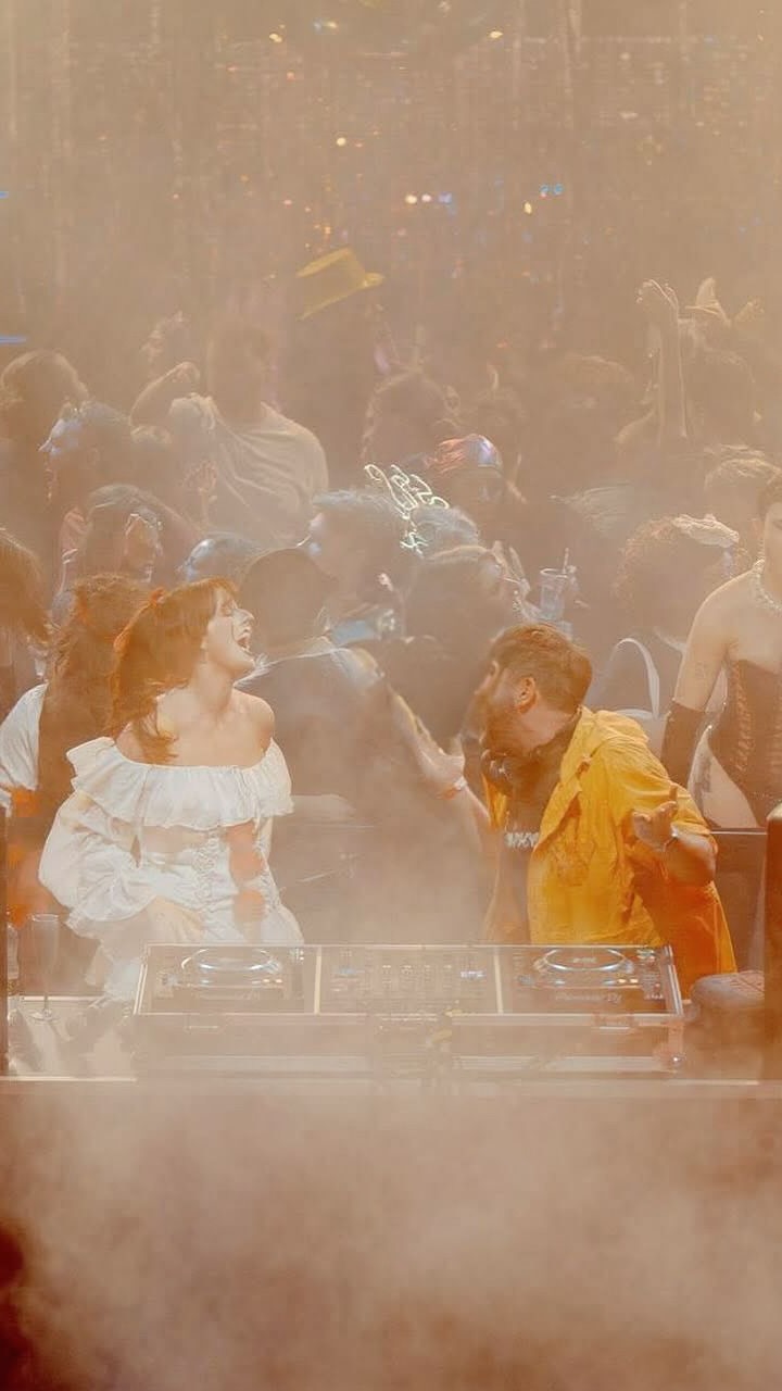 Still buzzing from @theclaphamgrand Halloween Party and this @paramore moment - emo forever babbbyy x ♥️