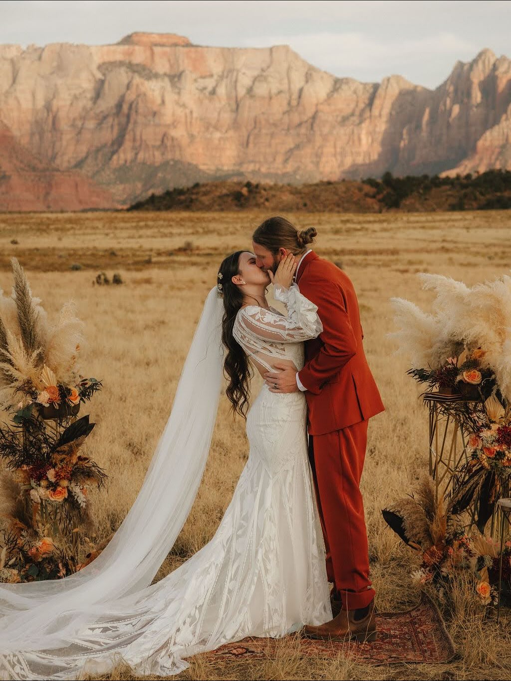 Two beautiful souls, one adventure wedding weekend 💍🌾🏜️
.
.
Photography: @shutterfreek
Venue: @stayopensky / BLM land
Design+Planning+Decor+Florals: @poppylaneevents_st.george
.
.
#stgeorgeweddingplanner #adventurewedding #wedding #poppylaneevents
#southernutahweddingplanner #zionweddingplanner #redrockswedding #microwedding