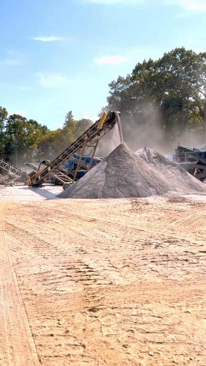 The sweet sounds of the quarry 🪨🚜
#jawcrusher #crusher #conecrusher #terex #m1700 #premiertrak #CrushedStone #ConstructionMaterials #Aggregates #StoneSupply #LandscapingMaterials #RockDelivery #HardscapeMaterials #ConstructionSite #BulkStone #GravelAndStone #StoneWork #ConstructionLife #StoneProducts #CrushedRock #AggregateSupply #BuildingMaterials #QuarryLife #StoneContractor #StoneInstallation #StoneLandscape #ConstructionEquipment