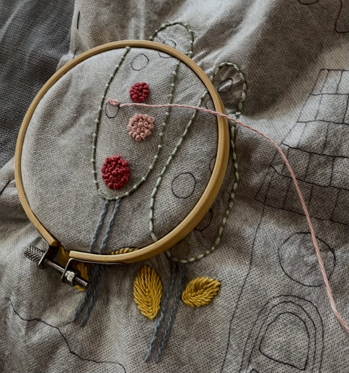 Lovely work produced in today's workshop ❤️ Lovely ladies and lots of lovely convo too ❤️
#thankyou #mossley #woodendmill @woodend.mill.mossley #embroidery