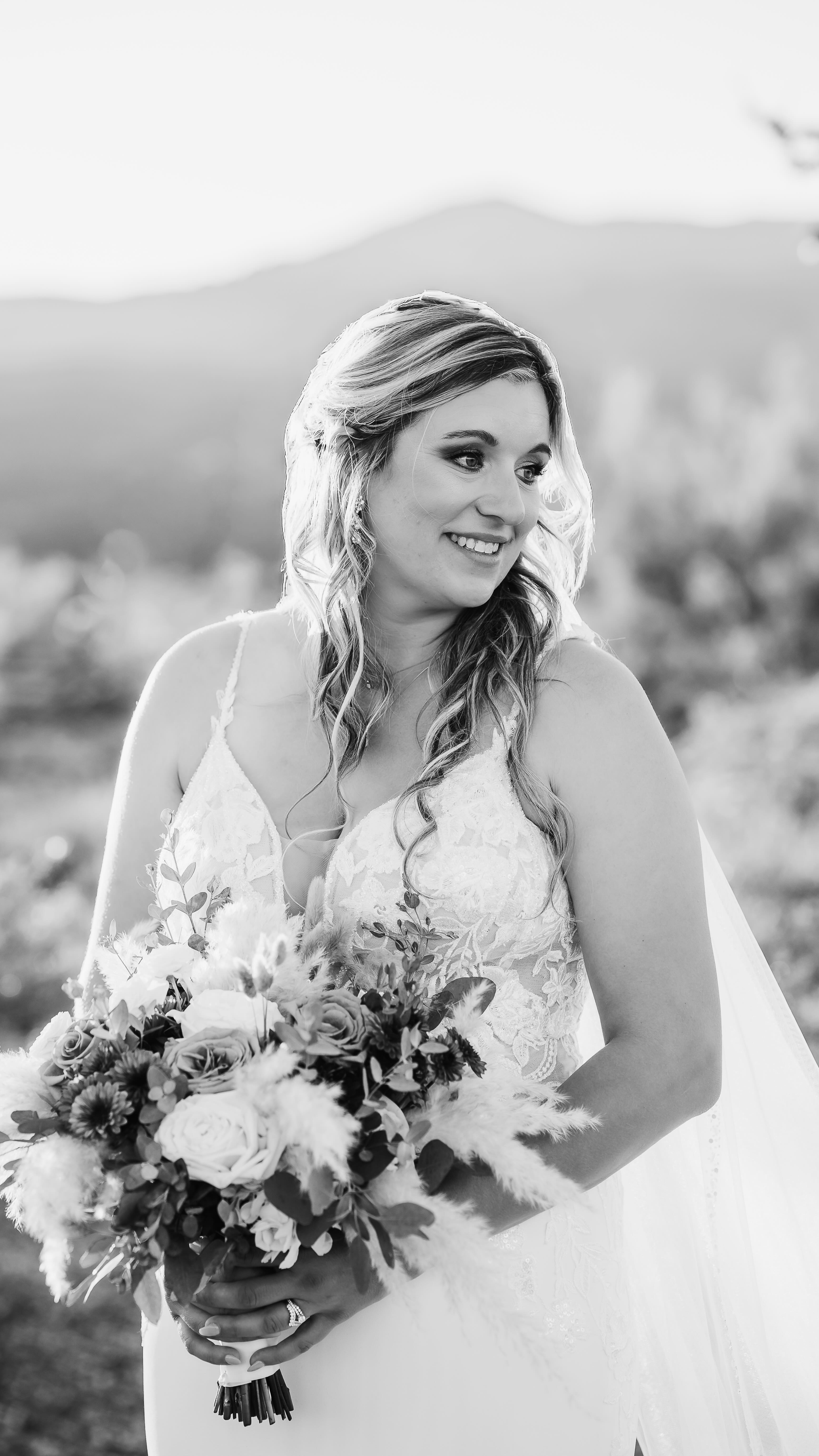 POV: you get your wedding photos sneak peeks and they are black and white 😍
.
.
#photography #kategrutskyphotography #phoenixphotography #phoenixphotographer #photooftheday #phoenix #arizona #arizonaweddingphotographer #azweddingphotographer #wedding #weddingphotography #weddingday #weddingphoto #couplegoals #couplephotography #couplephotoshoot #coupleportrait