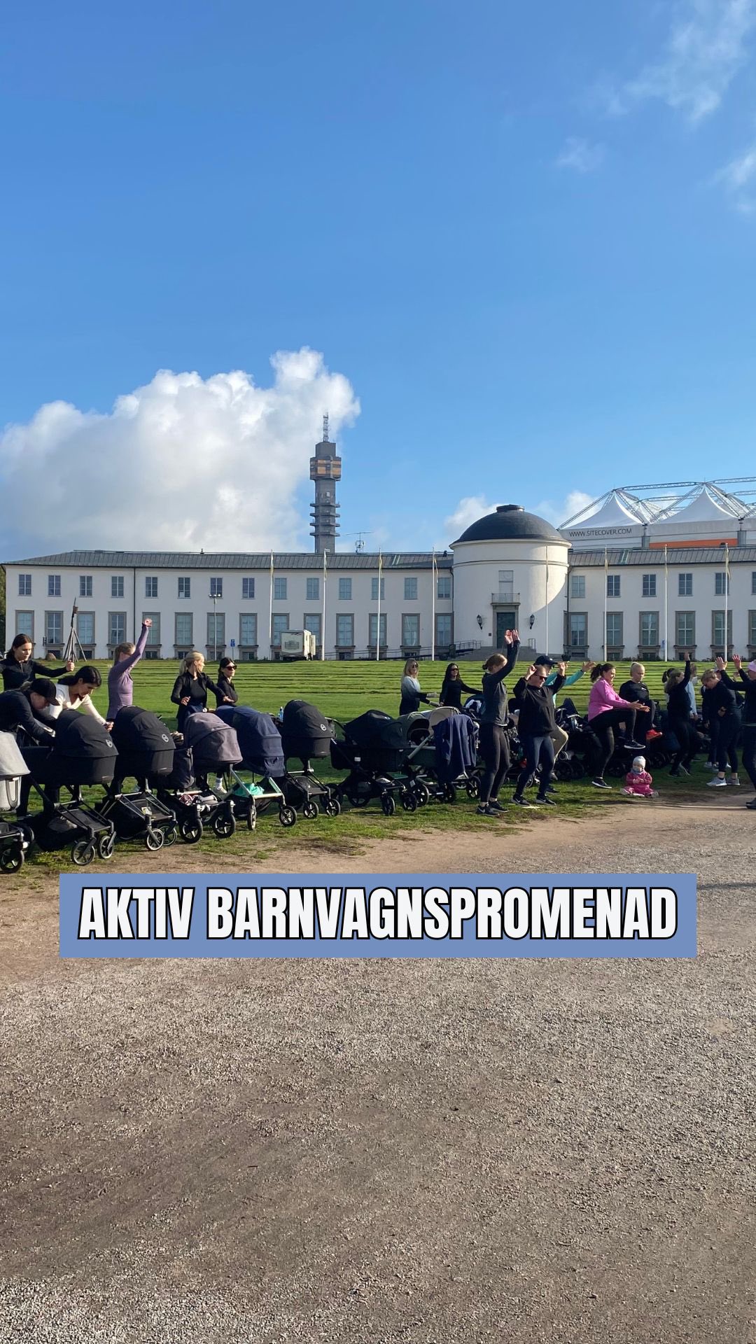 AKTIV BARNVAGNSPROMENAD ✨
Imorgon är det äntligen måndag! Starta veckan med mig och ett gäng barnvagnsdragare ute på Djurgården 🍂
Träffa andra föräldralediga under den 5km långa promenaden med barnvagn när vi gör stopp för träning, rörlighet & pulshöjande övningar!
📅 Varje måndag kl. 10.00
📍Vi möts i korsningen Strandvägen/Djurgårdsbron
💪🏽 5km promenad med stopp för träning & rörlighet. Rör på dig mycket/mindre eller vila. Jag rekommenderar att det gått minst 8 veckor sedan förlossningen och att du orkar ta en promenad i snabbare tempo ♥️
👟 Kom som du är, gärna i träningskläder som är sköna att röra sig i 🙌🏽
🏋️♀️ Promenaden leds av Benita, fysioterapeut & PT som tränat hundratals kvinnor under/efter graviditet. Driver träningsstudion @studioq.sthlm
💙Bäst av allt - det kostar inget!
Ses vi imorgon eller? 🤩