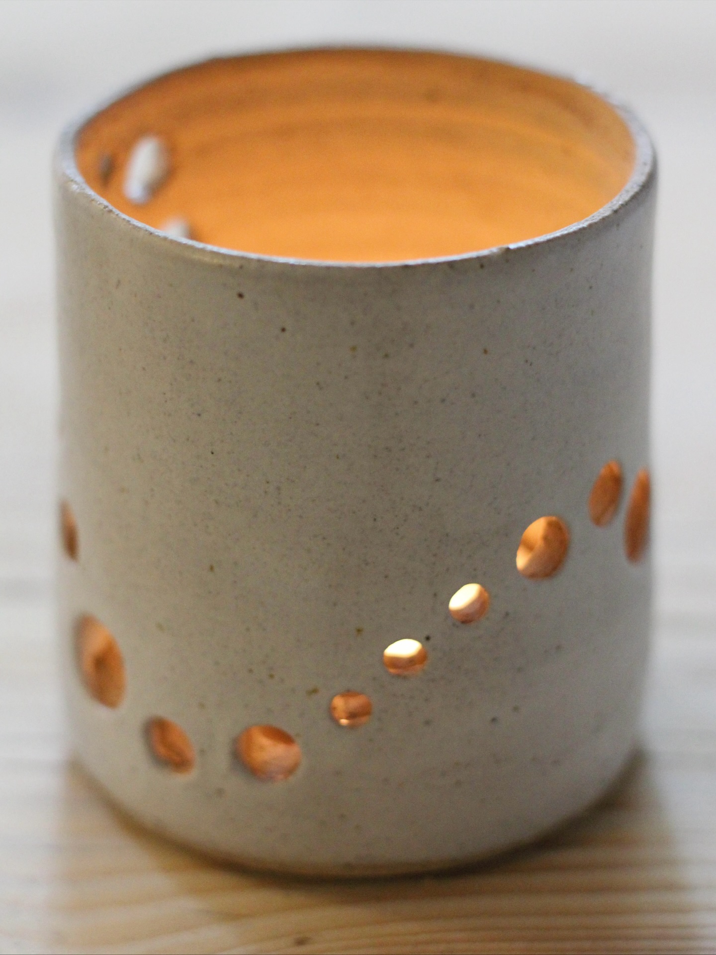 Bringing some light into the darker mornings and nights. These are part one of my festive offering and will be available from @independentdesigncollective first, and also at my events and from my website in due course #festiveseason #light #independentdesigncollective #jenmakespots #bristolmakers