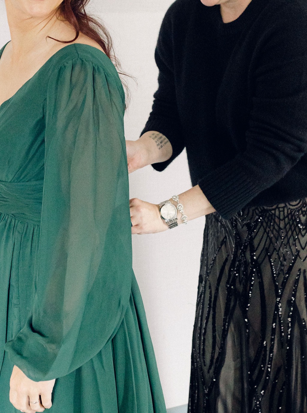 ✨ Behind every seamless wedding is a thousand tiny details — zipping the Bride's dress, contracts, samples, notes, and late-night ideas.
This is where the magic quietly happens.💕
📸 @biddle.photography
#katietaylorevents #weddingplanner #weddingplanning #weddinginspo #weddinginspiration #weddingideas #justengaged #engagedcouple #weddingvibes #weddingdetails #weddingjewelry #bridestyle #weddingdetails #weddingstyle #luxuryweddingplanner #modernwedding #timelesswedding #elegantwedding#intentionalwedding #modernweddingplanning #fineartwedding #romanticwedding #weddingdesign #weddingstyling #destinationwedding #scotland #isleofskye #scotlandwedding #isleofskyewedding #montana #montanawedding