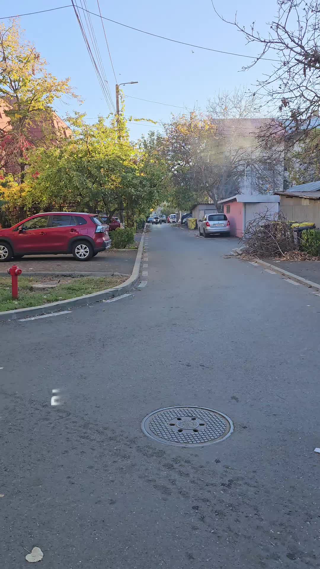 Dacă n-ar fi noiembrie, ar fi ziua 112 din august.
Soare, asfalt uscat, perfect de o tură.
Și da, Moovy are 20% reducere luna asta.
Hai, că încă merge! #Moovy #CanAmRyker #RideTheMoment #NovemberStillRides #ThreeWheelsAhead