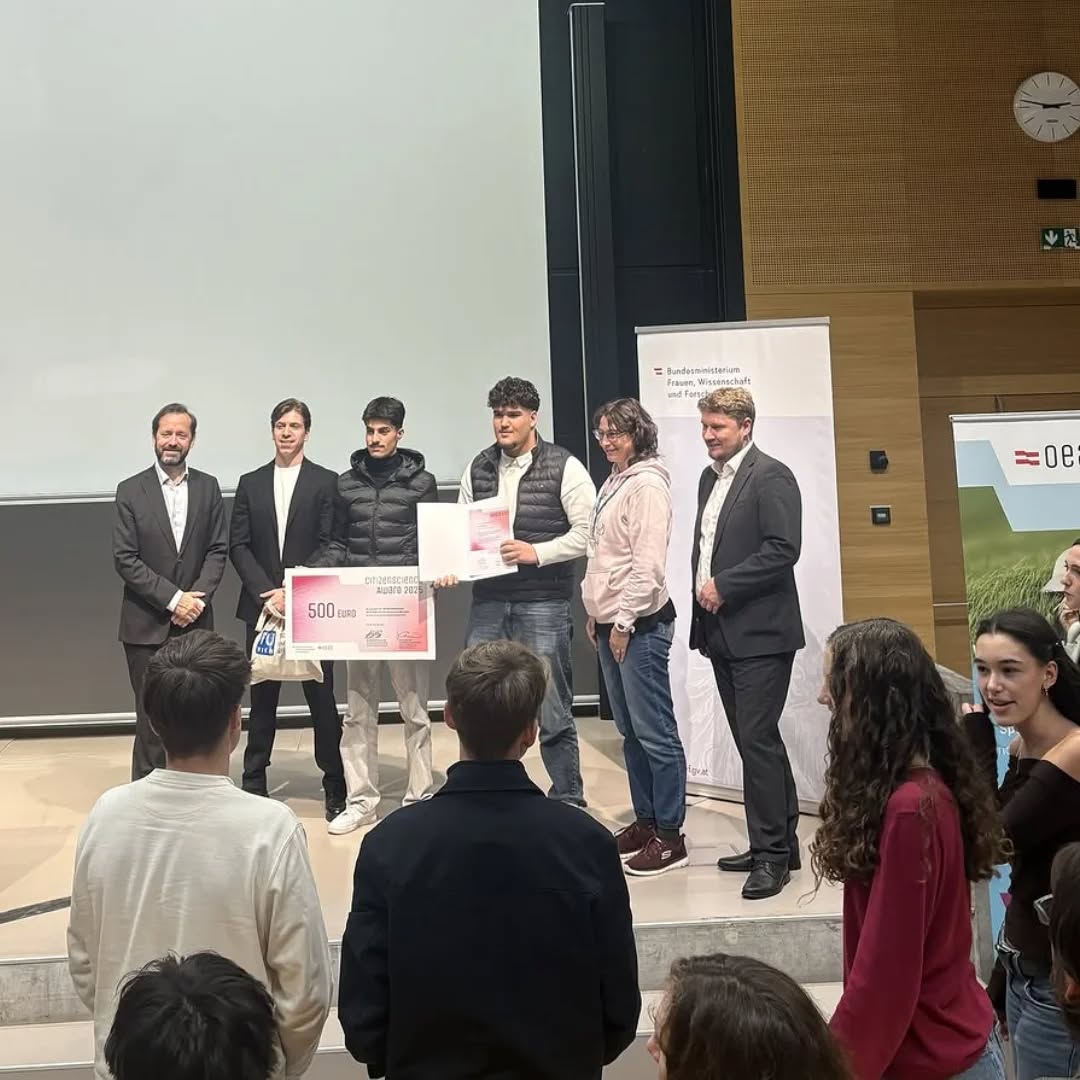 Repost • @hak_has_schwaz Für eines unserer vielen FreiDay Projekte durften wir heute stellvertretend für die ganze 2BS in der Johannes Kepler Universität in Linz den Science Award entgegennehmen 🙏🏽
#ScienceAward #Linz #FreiDay #Klassenkasse
@jkulinz @bmb.gv.at @oead.worldwide