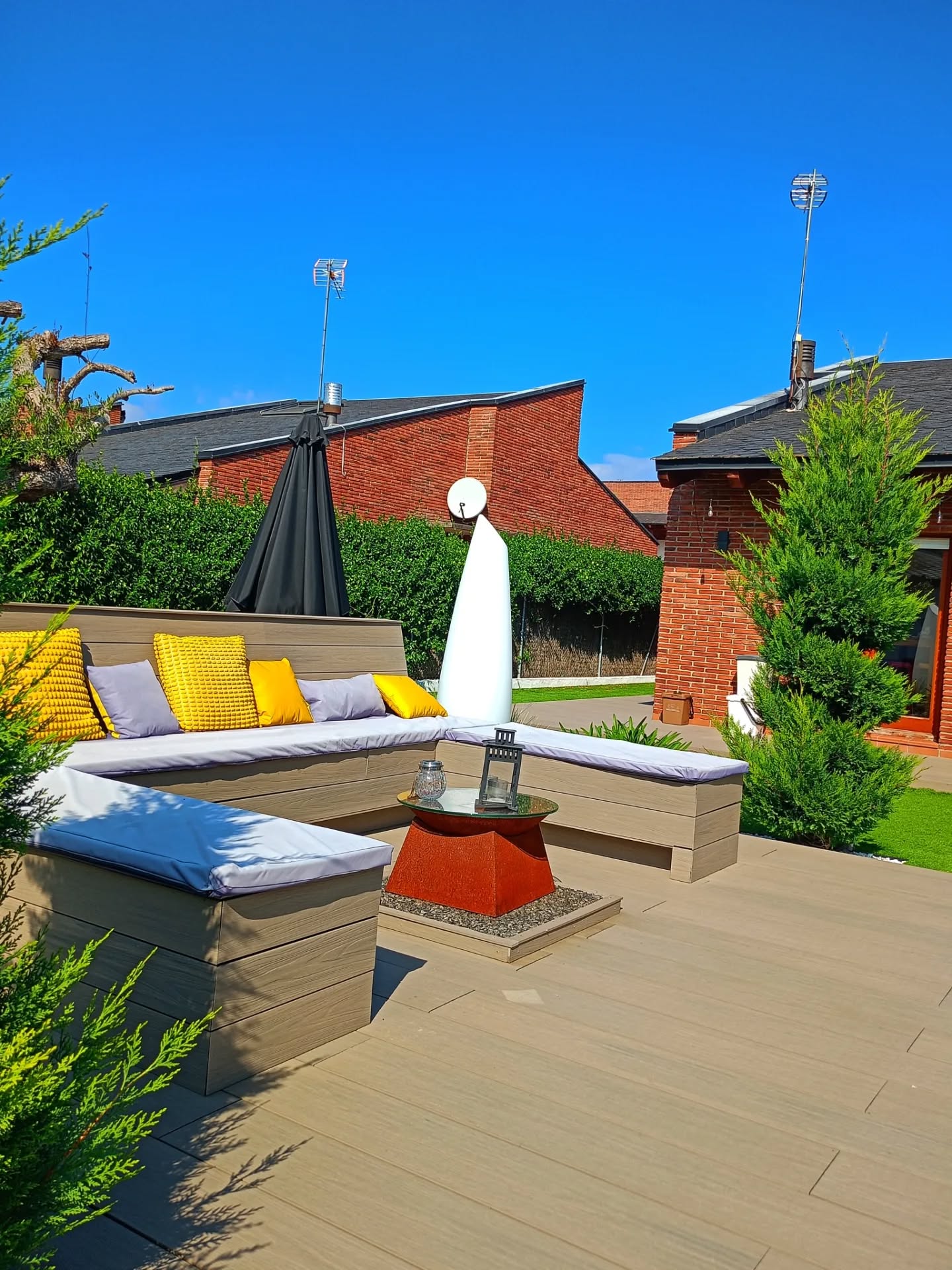 ✨ Hay rincones que cambian con la hora, pero conservan algo en común: las ganas de quedarse un poco más.
#CaLaMary #vidreres #escapadacostabrava #slowliving #petfriendly #turismogirona #rinconesconencanto #casavacacional #plandeotoño