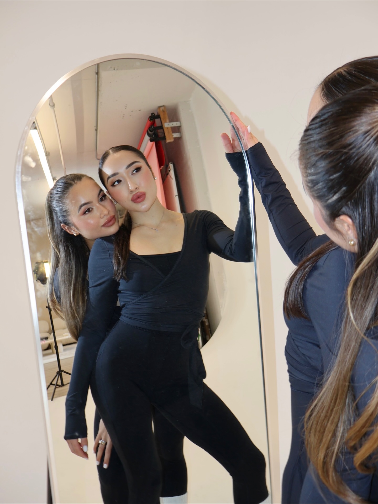 Sister mirror diaries 📸💫
We are each other’s home, no matter the distance. 👯♀️