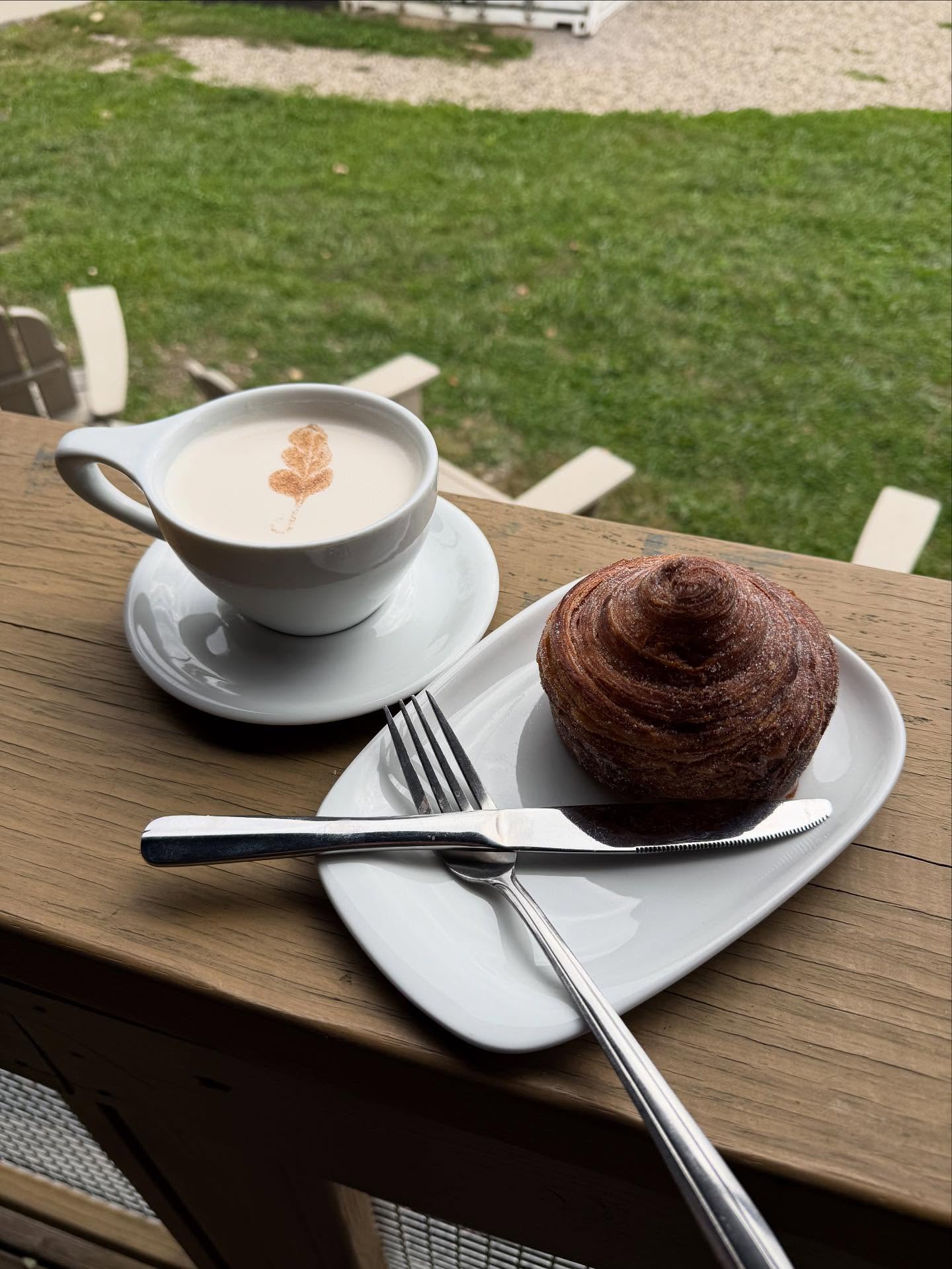 Take this as your sign to treat yourself today ☕️🥐
Stop on in to enjoy some of our favorites off of our fall menu!