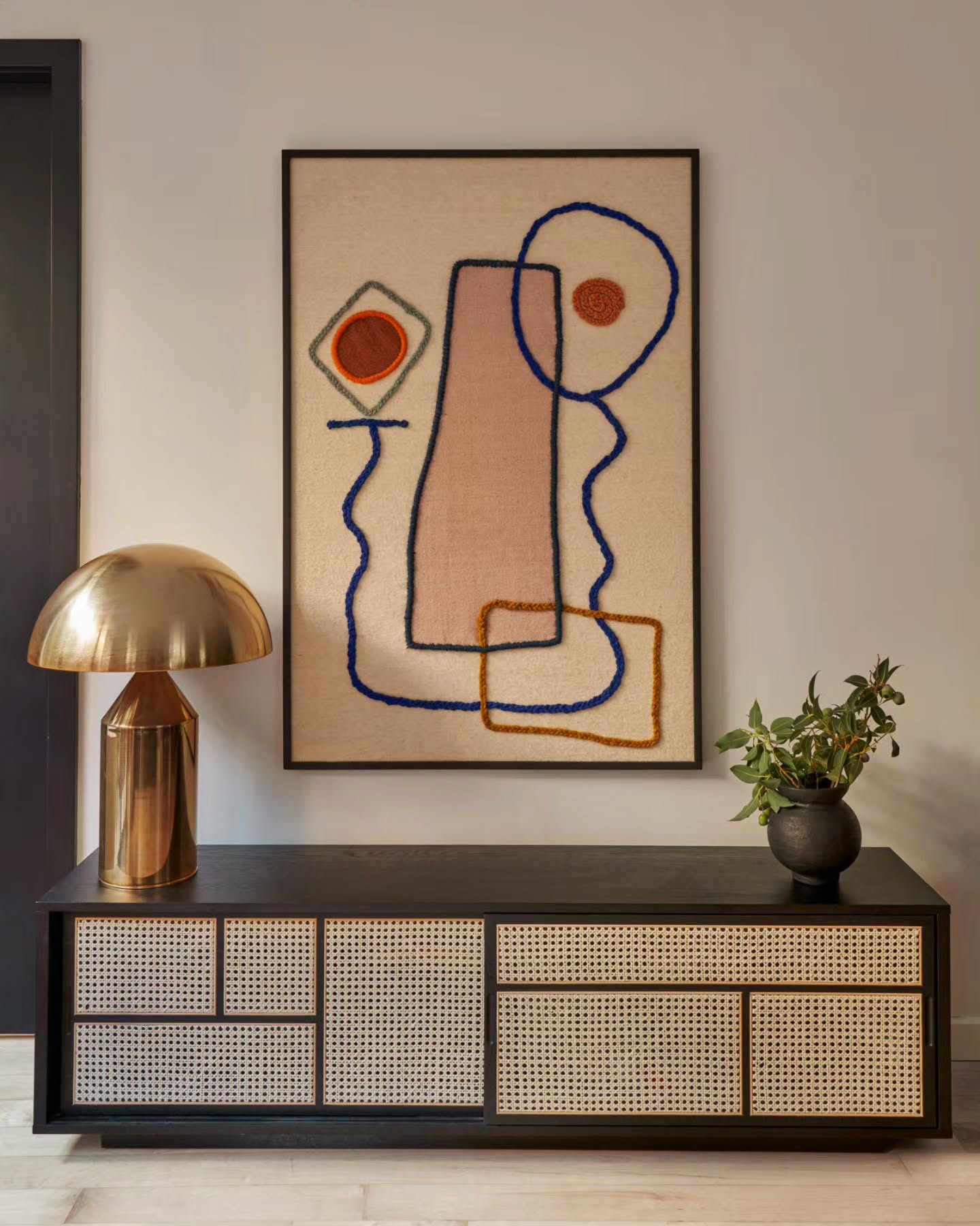 We love a good console moment.
Our recipe looks a little something like this:
✔️ A beautiful piece of furniture that anchors the space
✔️ A mirror or artwork is a must
✔️ Beautiful lighting
✔️ A few decorative pieces - vases, books, etc.
Voilà!
Captured by @sethdcaplan
#LorlaStudio #marylanddesigner #interiordesign #interiordesigner #marylanddesigner #washingtondesigner #designinspiration #inspotoyourhome #maketimefordesign #interiordecorators #washingtonarchitect